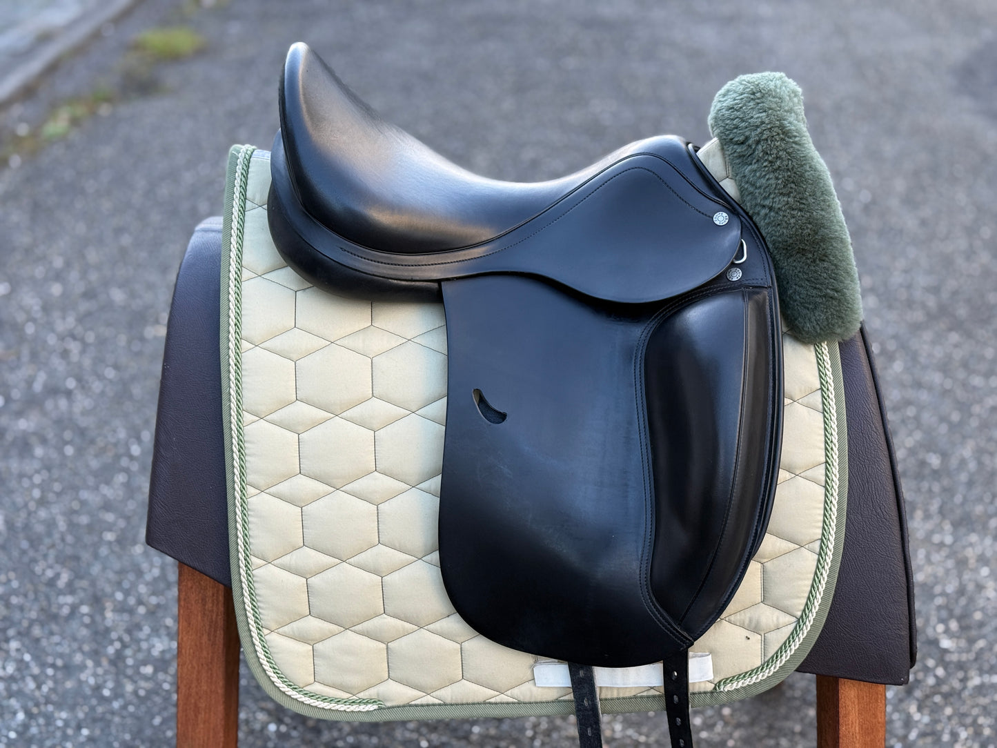 #K162 Selleria Equipe Emporio Dressursattel 18 Zoll - fast NEU