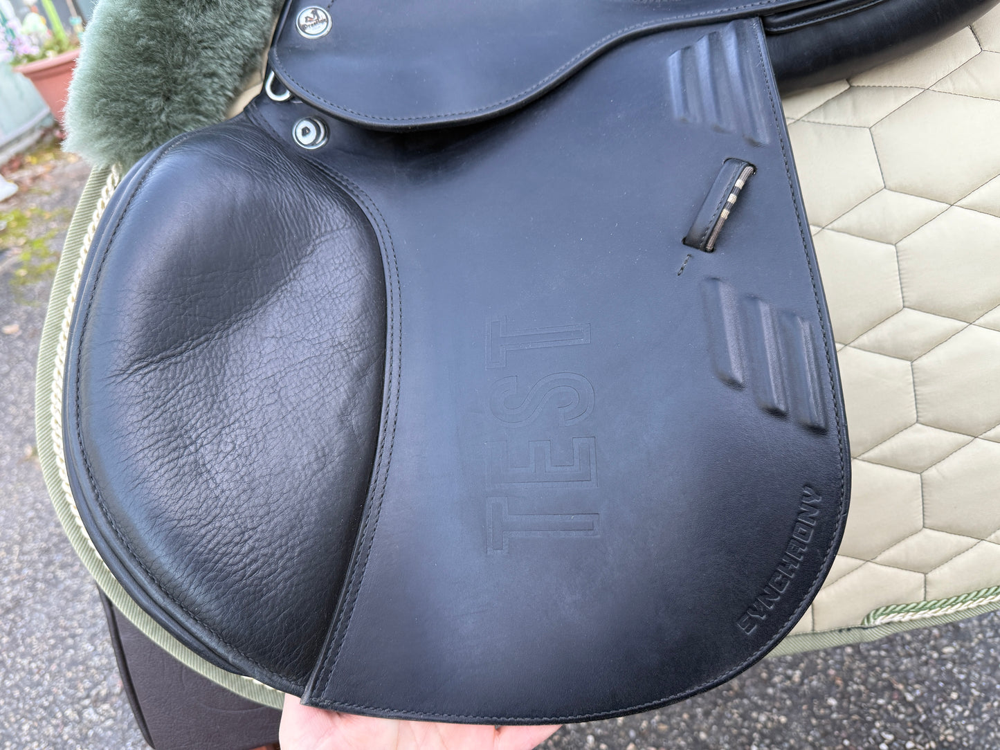 #233 Prestige Synchrony CPS Springsattel 17 Zoll 32 +A