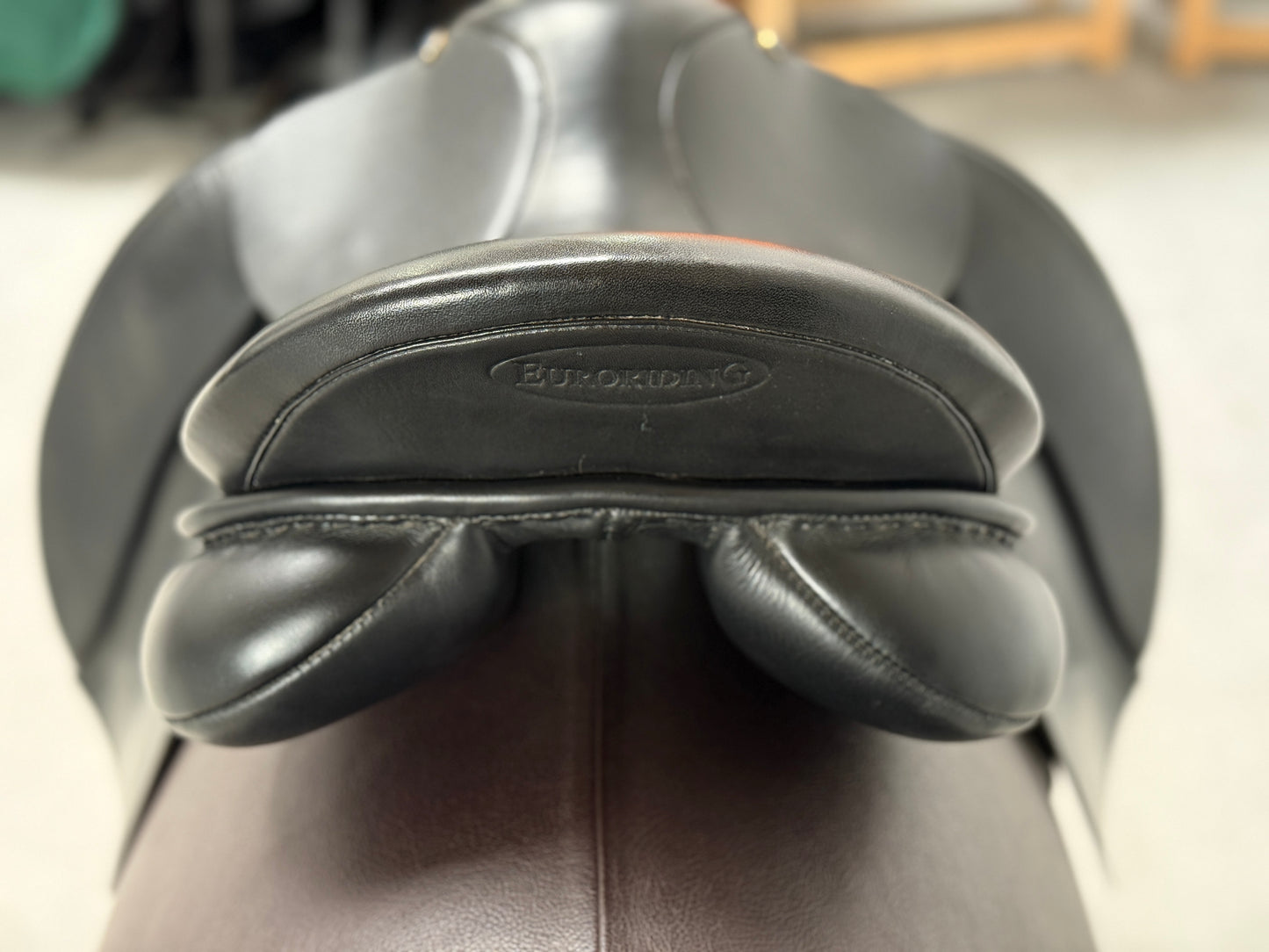 Euroriding Diamant Dressursattel Soft Seat 17 Zoll Fit 4 neuwertig
