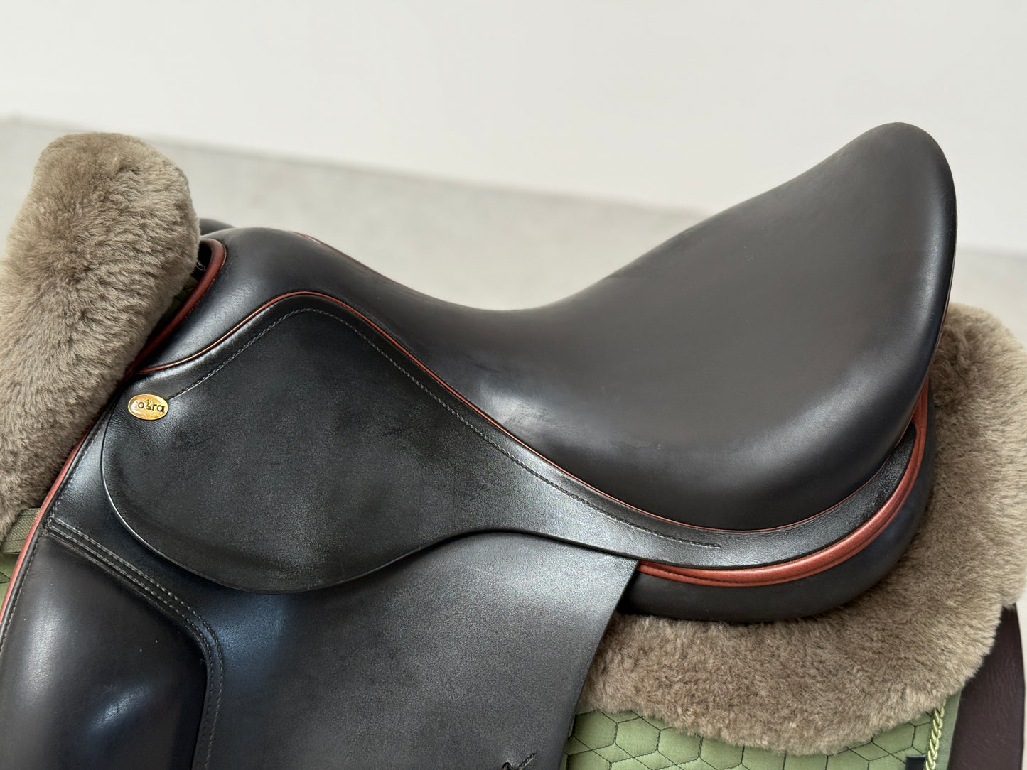 Cobra Dressursattel 17,5 Zoll aus 2018