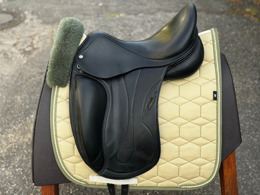 #113 Selleria Equipe Oracle Special dressage saddle 17 inch M + 1