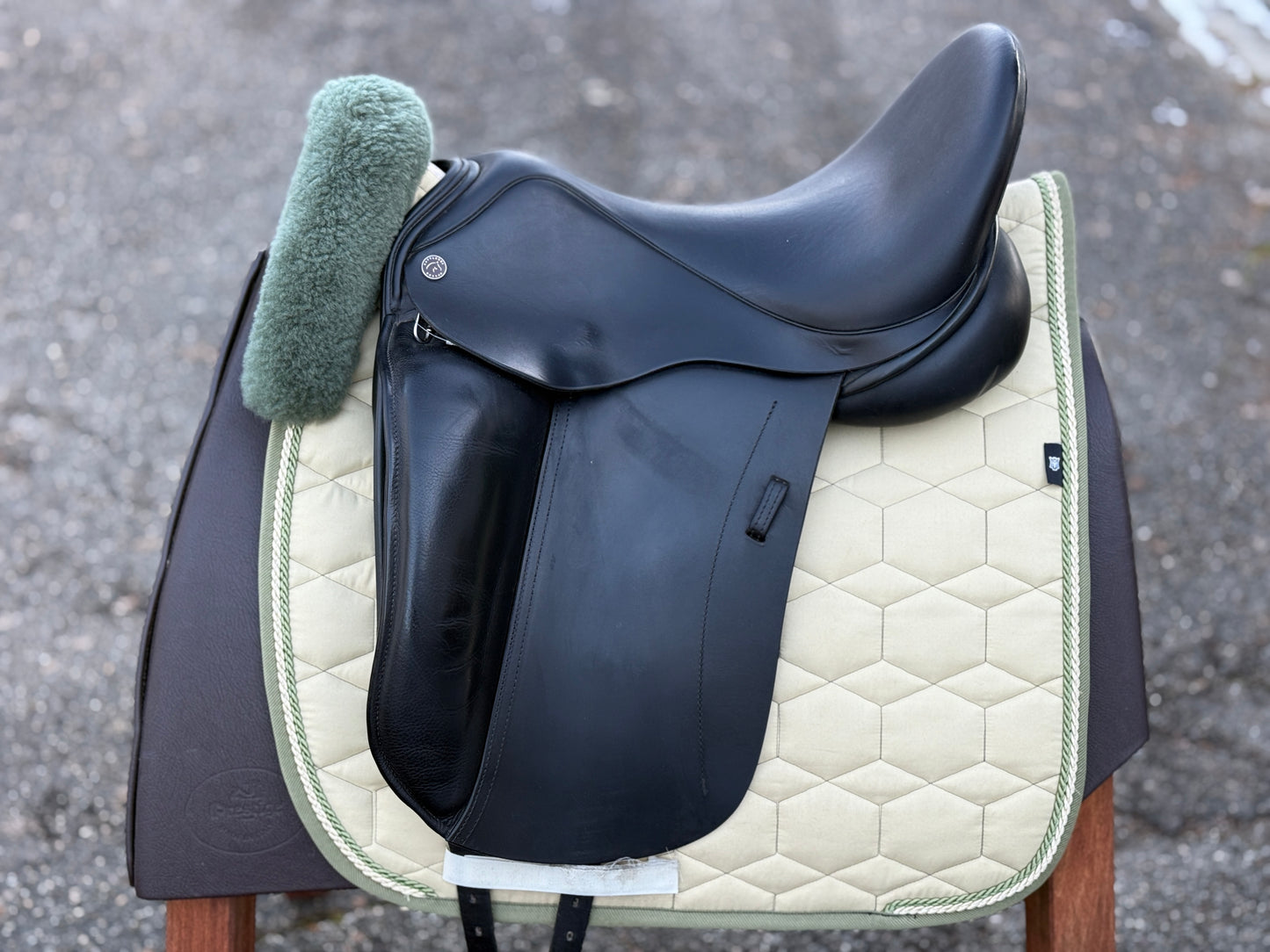 #K182 Dresch XT Flat Dressursattel Klettpausche 17,5 Zoll neuwertig