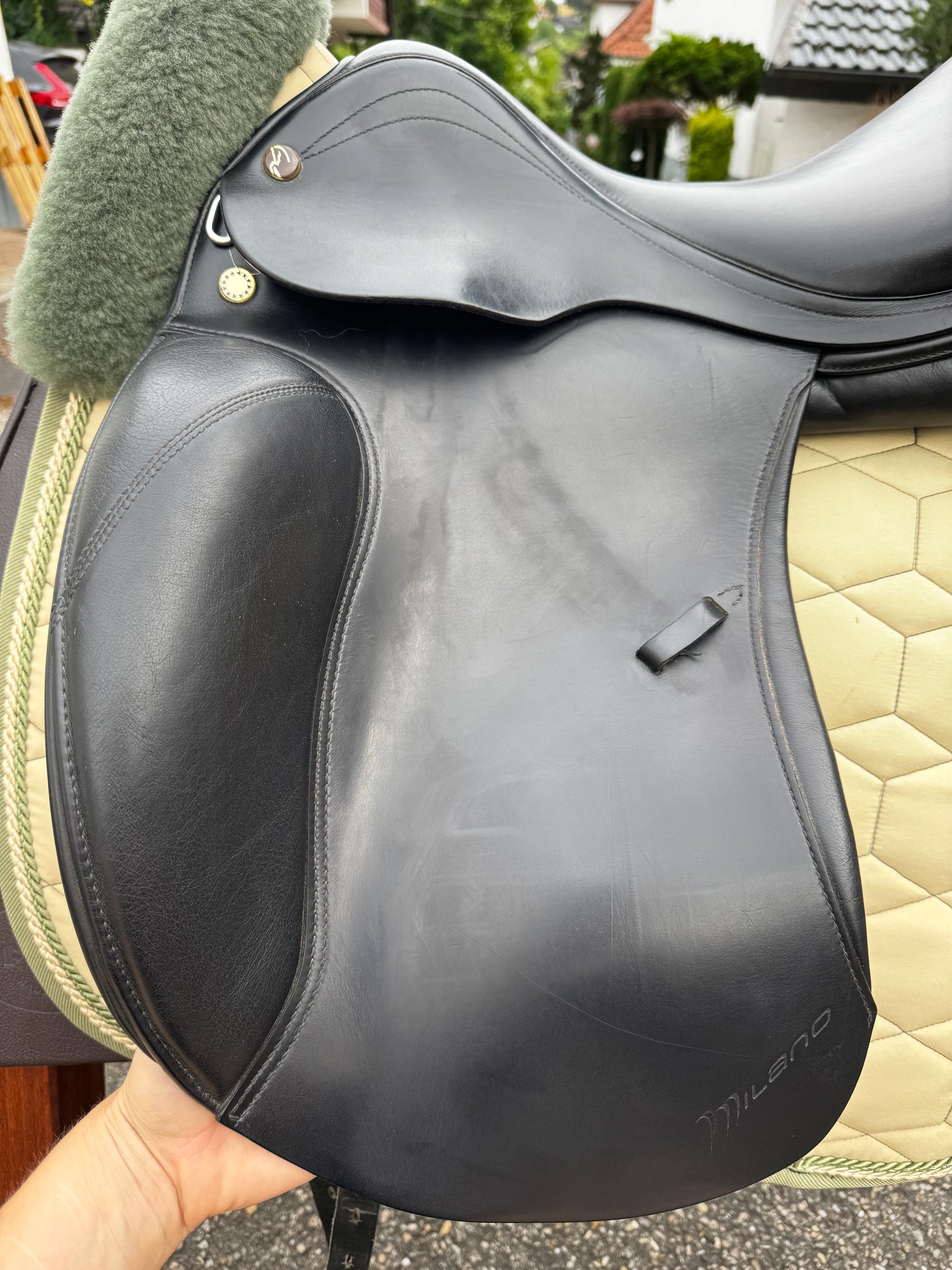 #138 Prestige Milano Dressursattel 18 Zoll 32 +2 Kissen