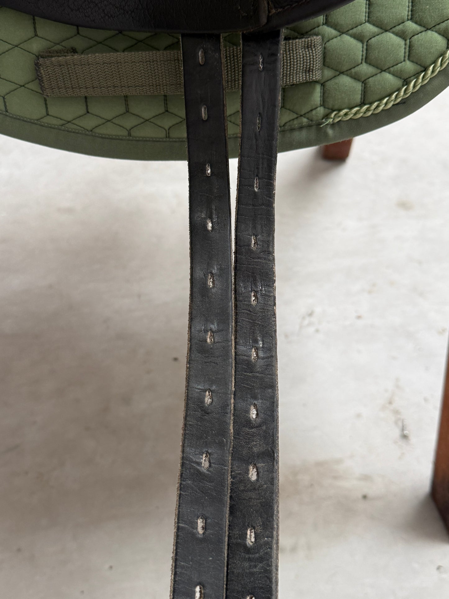 Dresch XT Flat Dressursattel Klettpausche 17 Zoll aus 2022