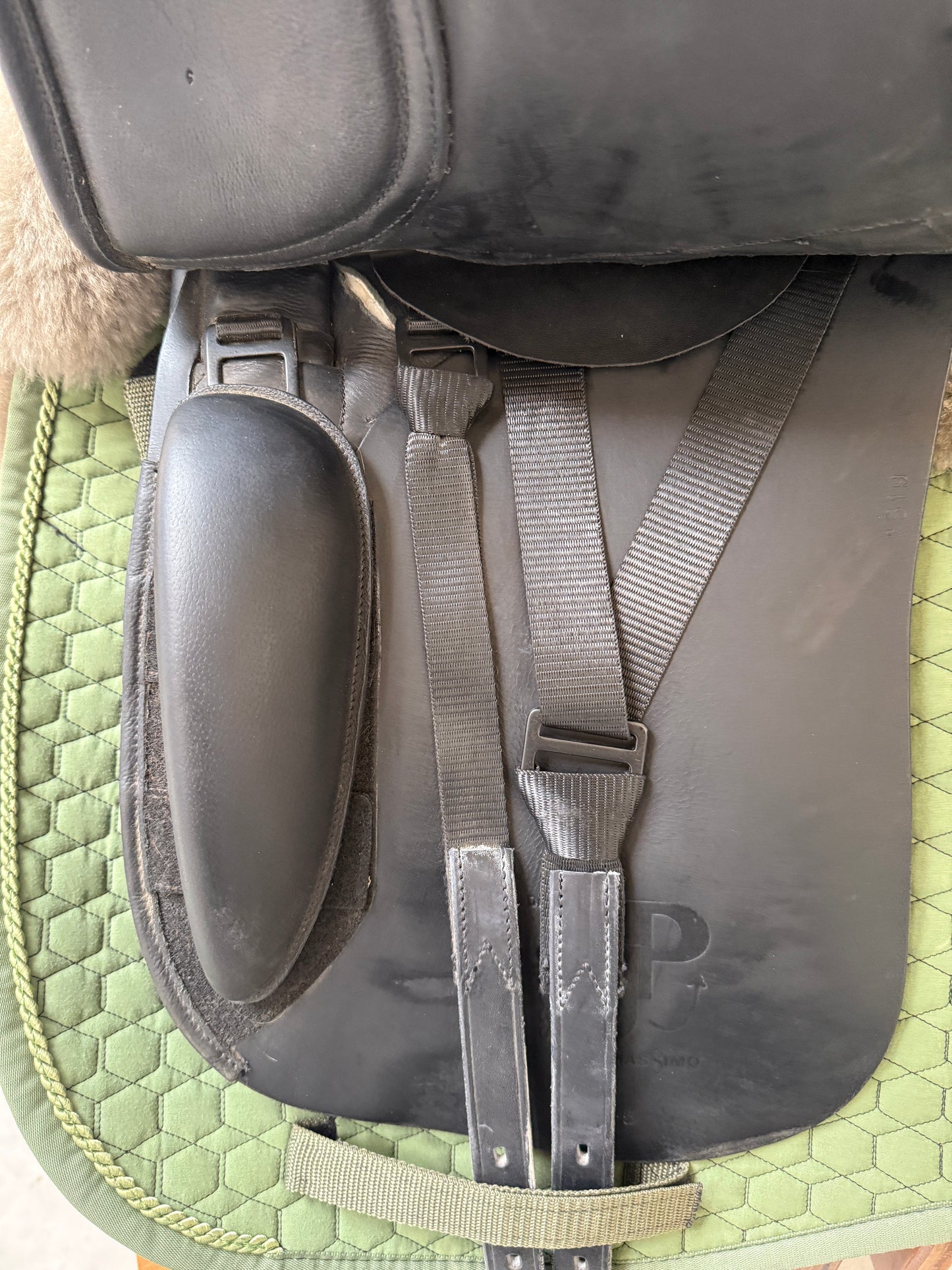 Massimo Saddle UP Dressursattel 17,5 Zoll 34