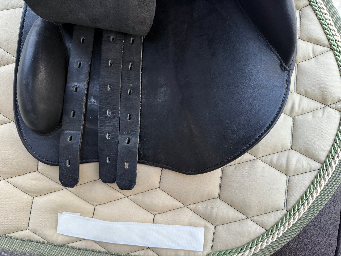 #233 Prestige Synchrony CPS Springsattel 17 Zoll 32 +A