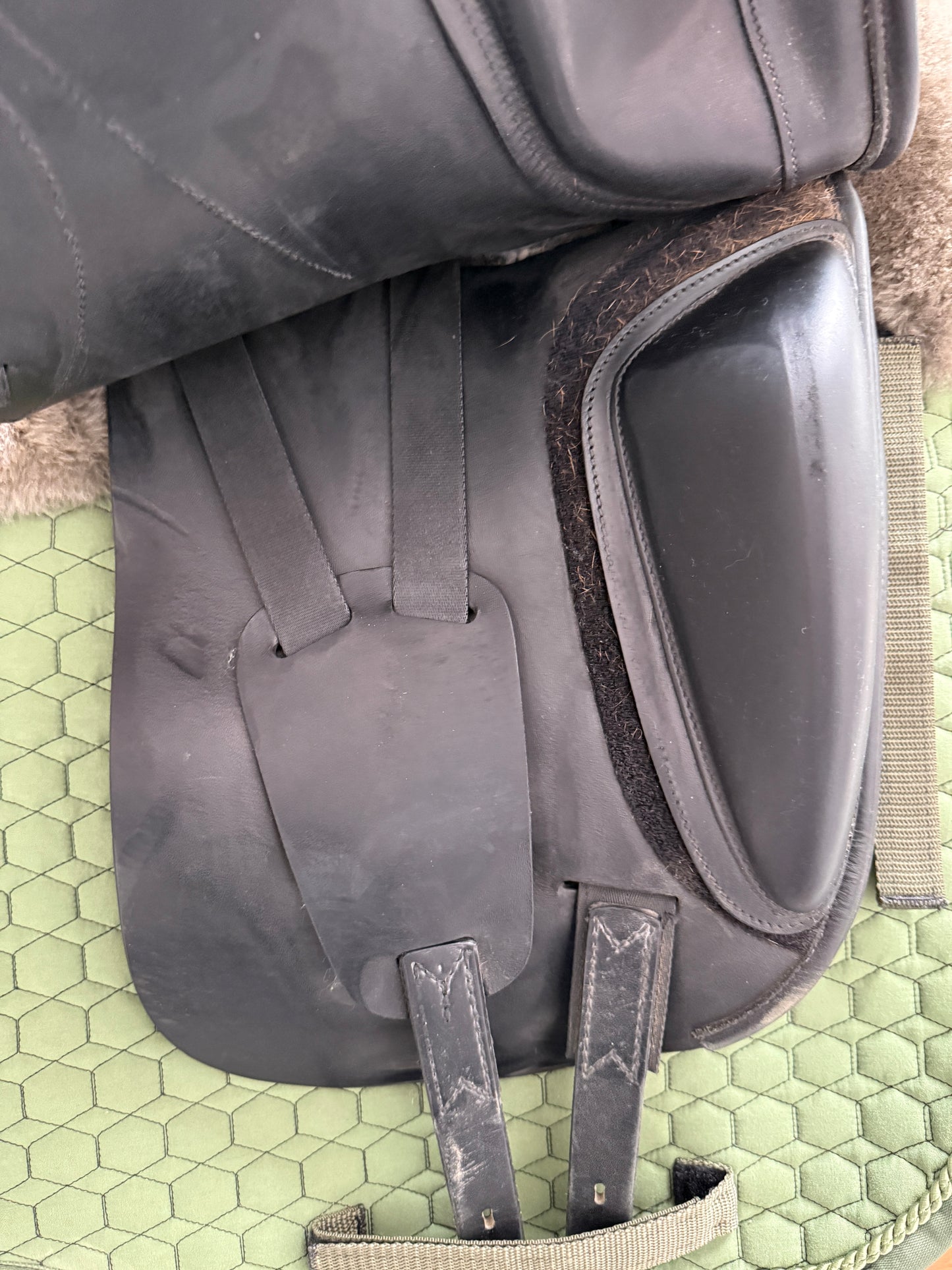 Amerigo Classic Dressage Grip-Leder Pinerolo Dressursattel 17 Zoll M
