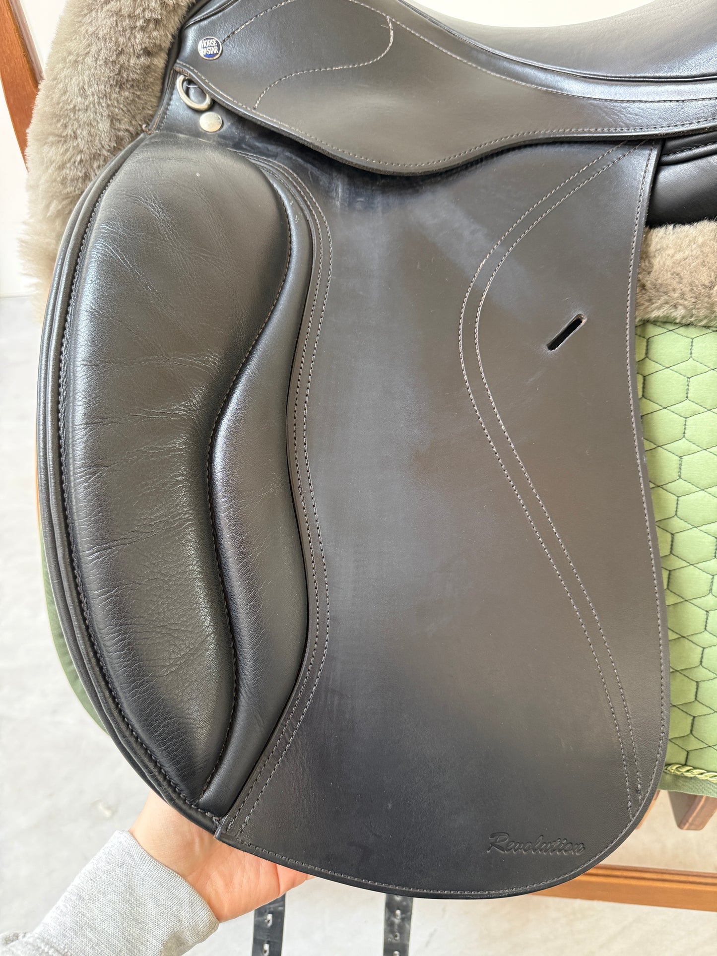 Horse Star Revolution Dressursattel 17,5 Zoll aus 2022