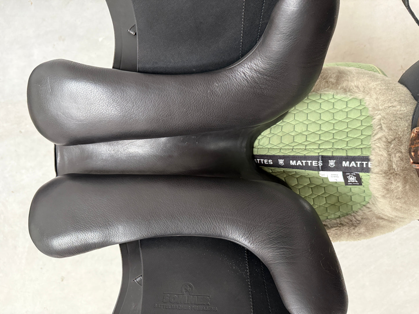 Sommer Diplomat Dressursattel 18 Zoll Protection Kissen WKE aus 2025 wie NEU