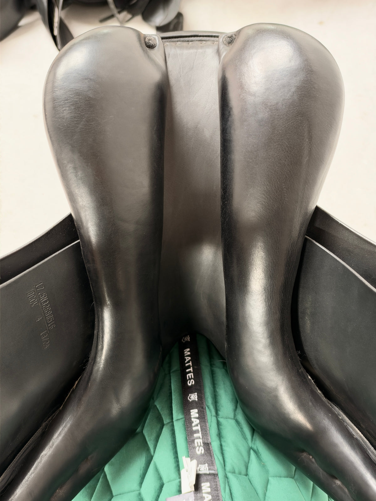 Cobra Dressursattel 17,5 Zoll schwarz