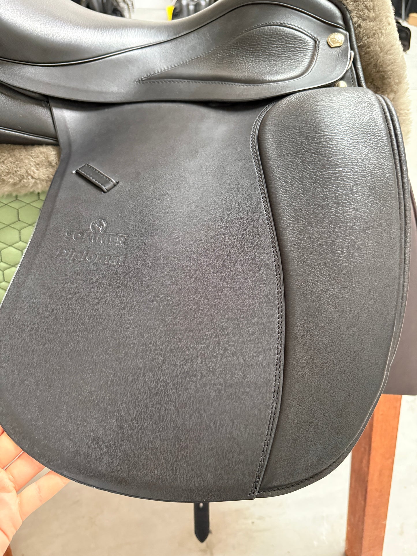 Sommer Diplomat Dressursattel 18 Zoll Protection Kissen WKE aus 2025 wie NEU