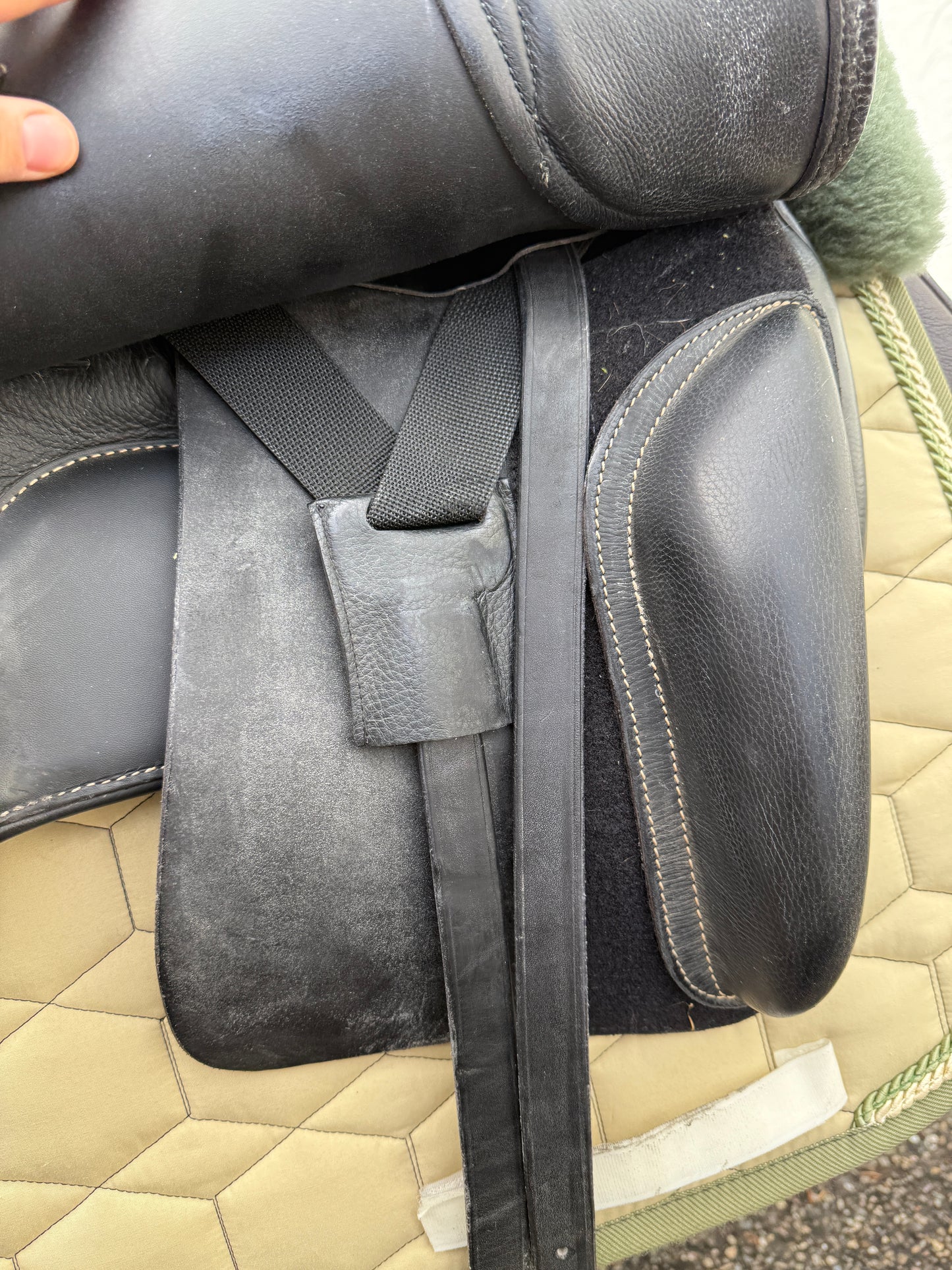 #215 Sommer Opus I Dressursattel mit Equitation Kissen 17,5 Zoll