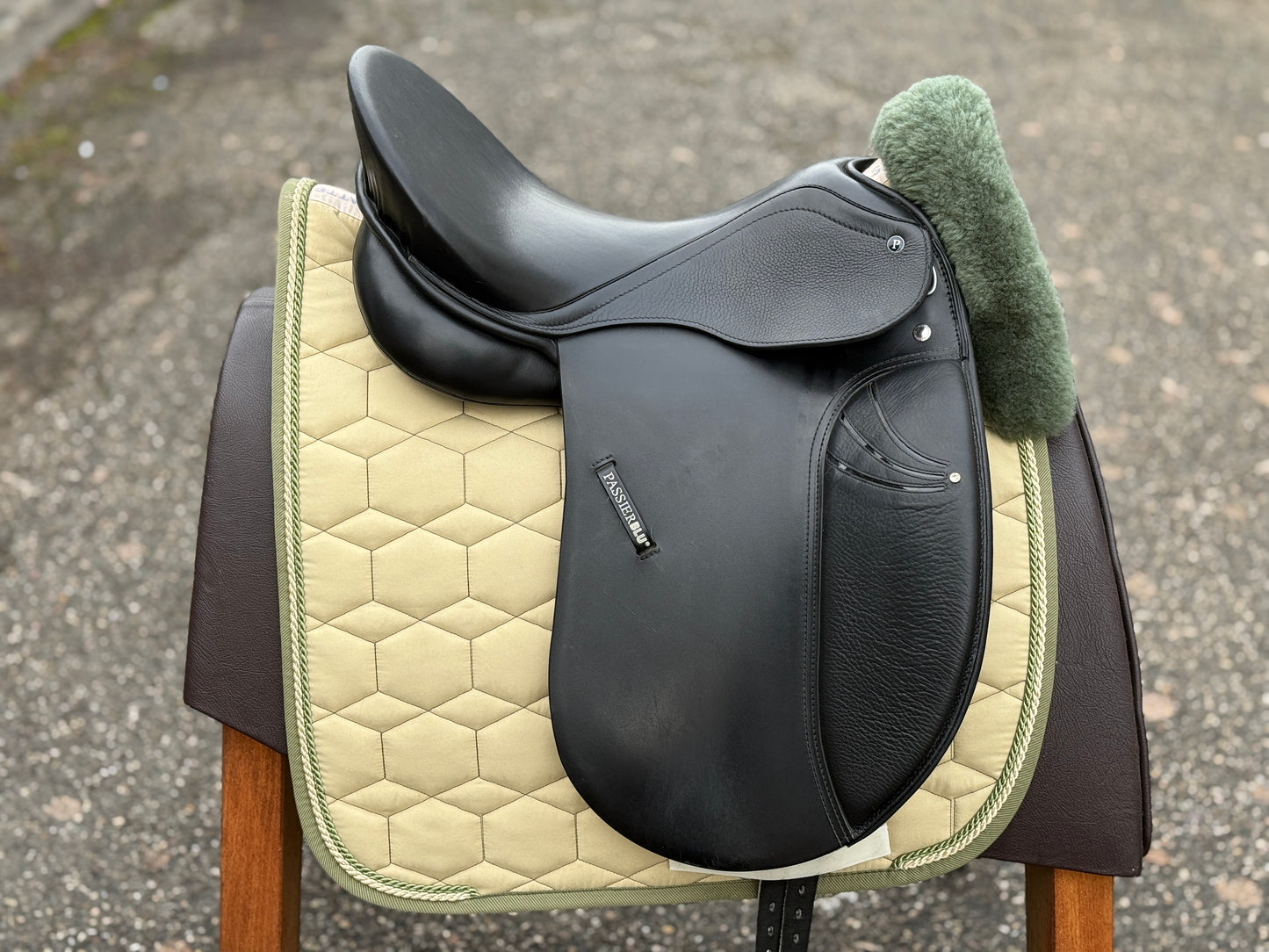 #258 Passier Blu Style Dressursattel 17 Zoll neuwertig Lifterkissen