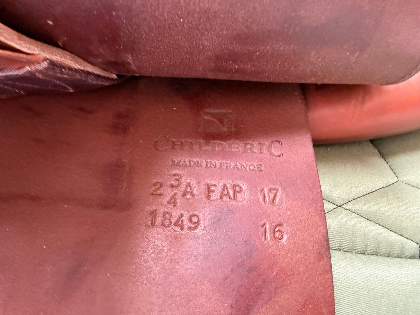 Childeric Springsattel 17 Zoll FAP