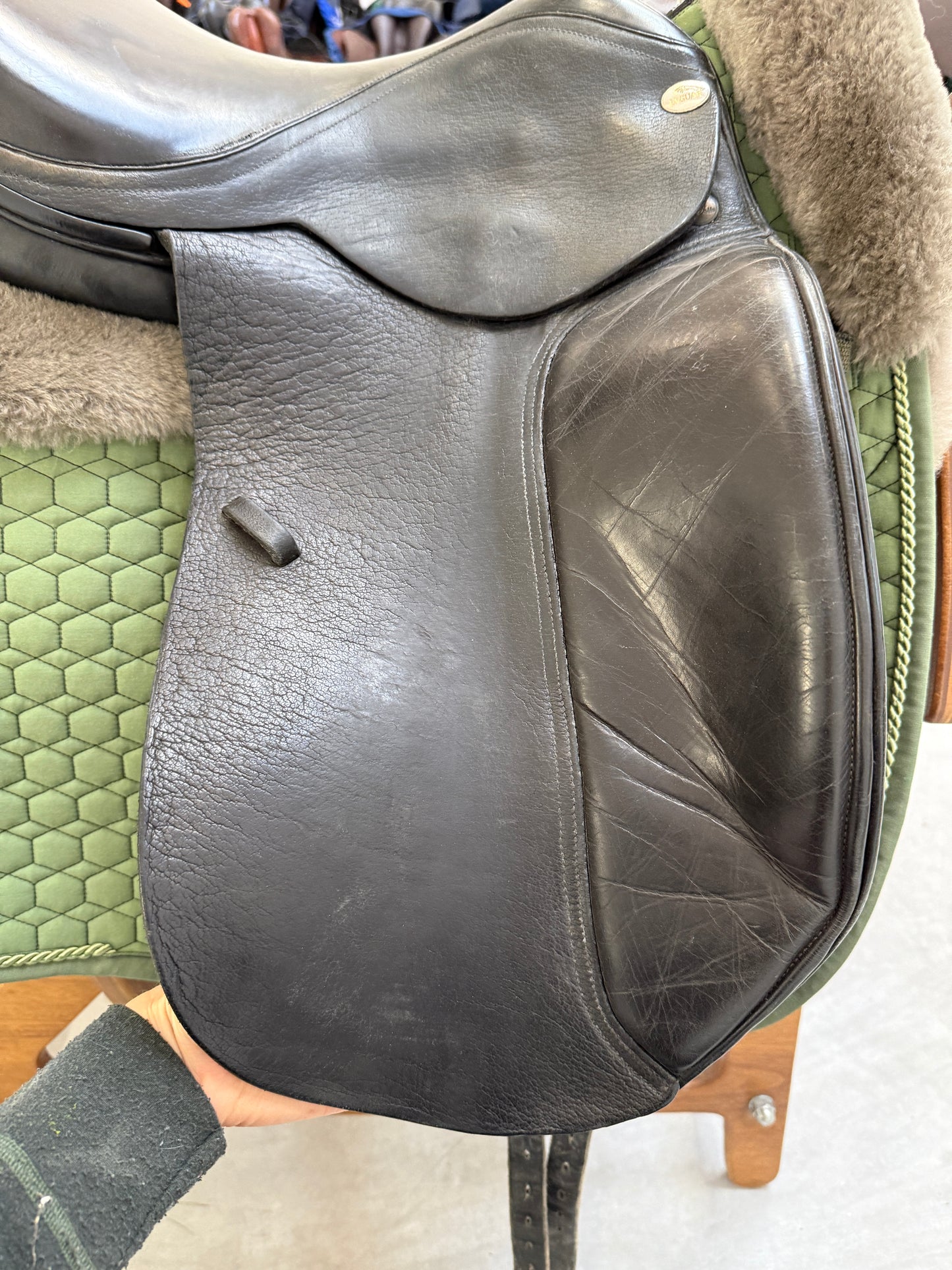 Jaguar Dressursattel 17,5 Zoll MW