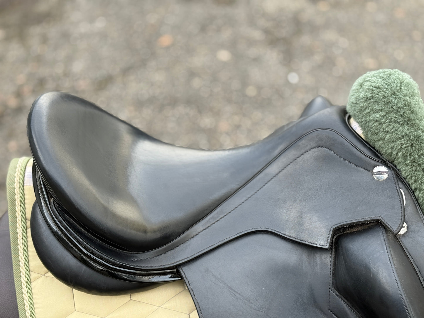 #254 Erreplus Elena Dressursattel 18 Zoll mit Lack