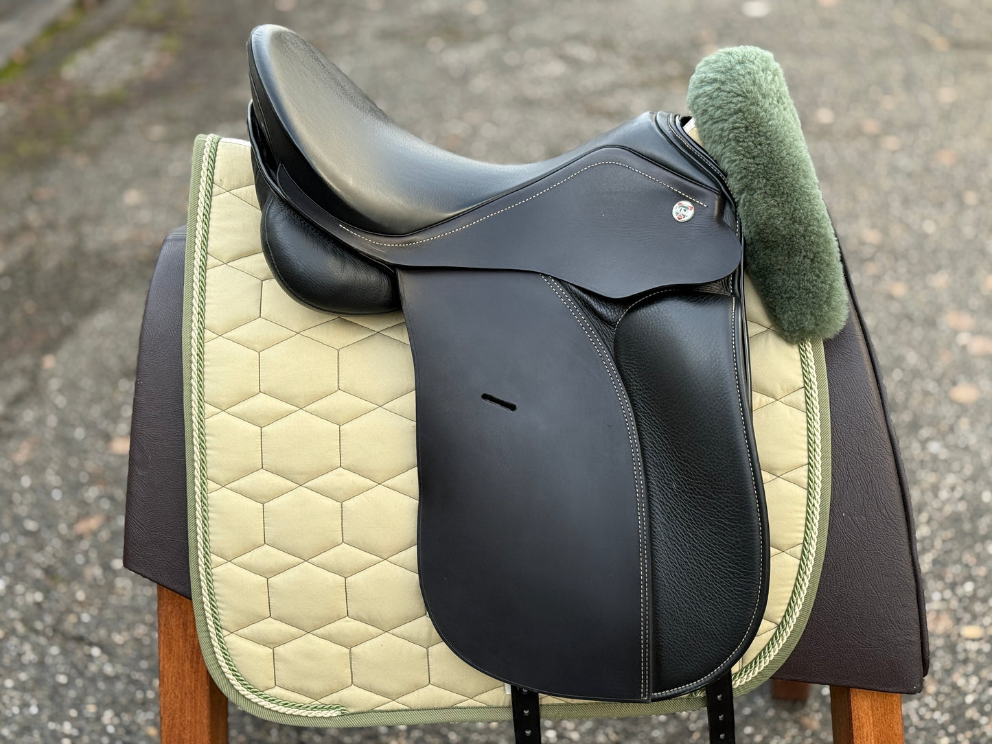 #248 Niedersüß Tango Dressursattel 17,5 Zoll NEU