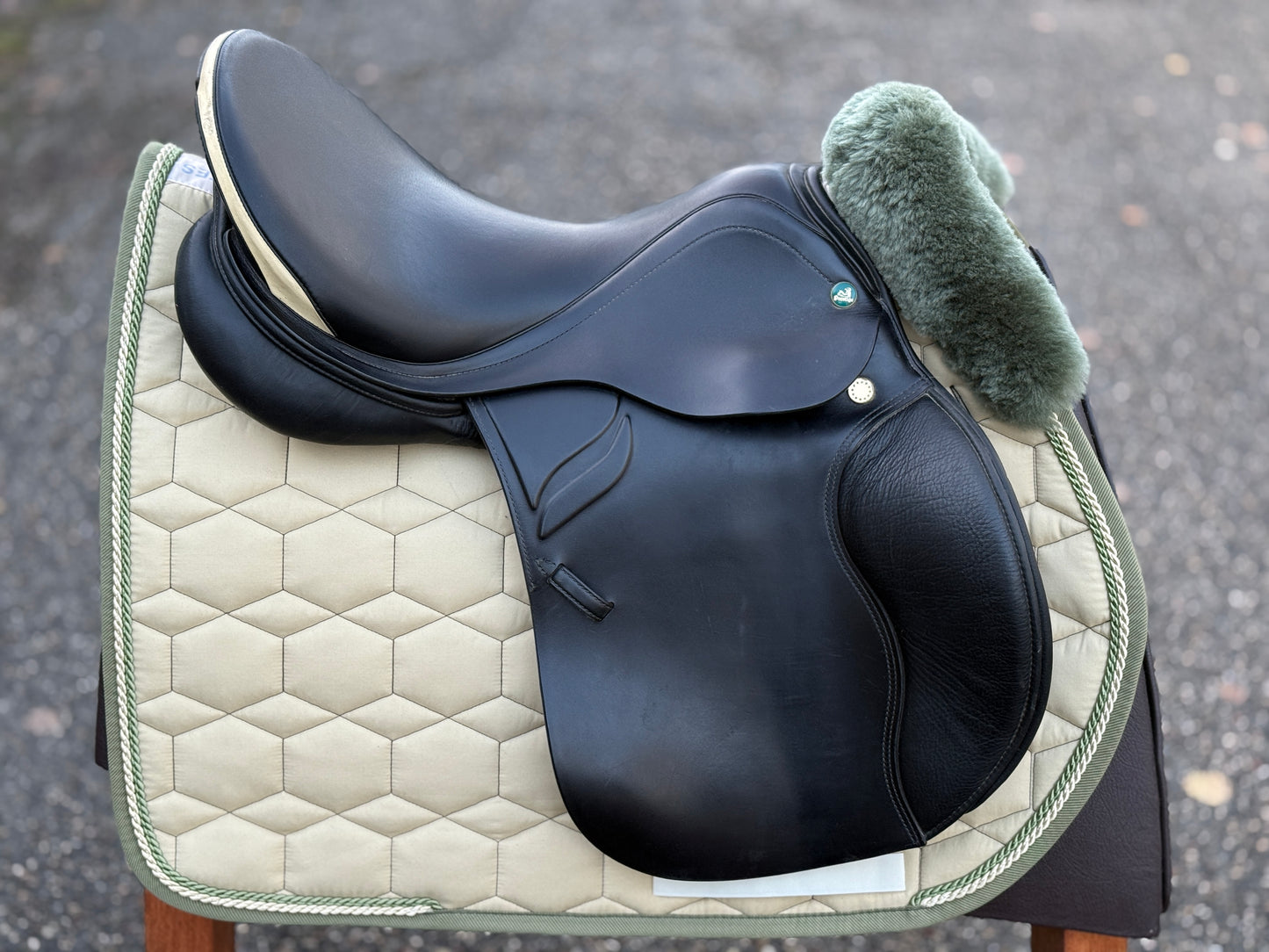 #230 Prestige Venezia Springsattel VSS Sattel 17 Zoll 33