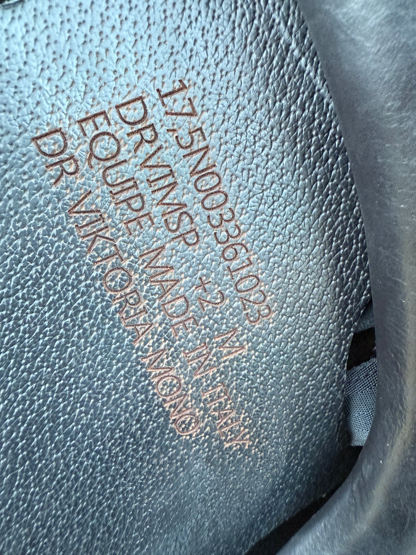 #231 Selleria Equipe Viktoria Carbon Dressursattel 17,5 Zoll +2 M aus 2023