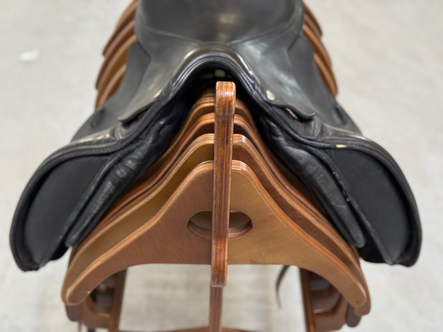 Jaguar Dressursattel 17,5 Zoll MW