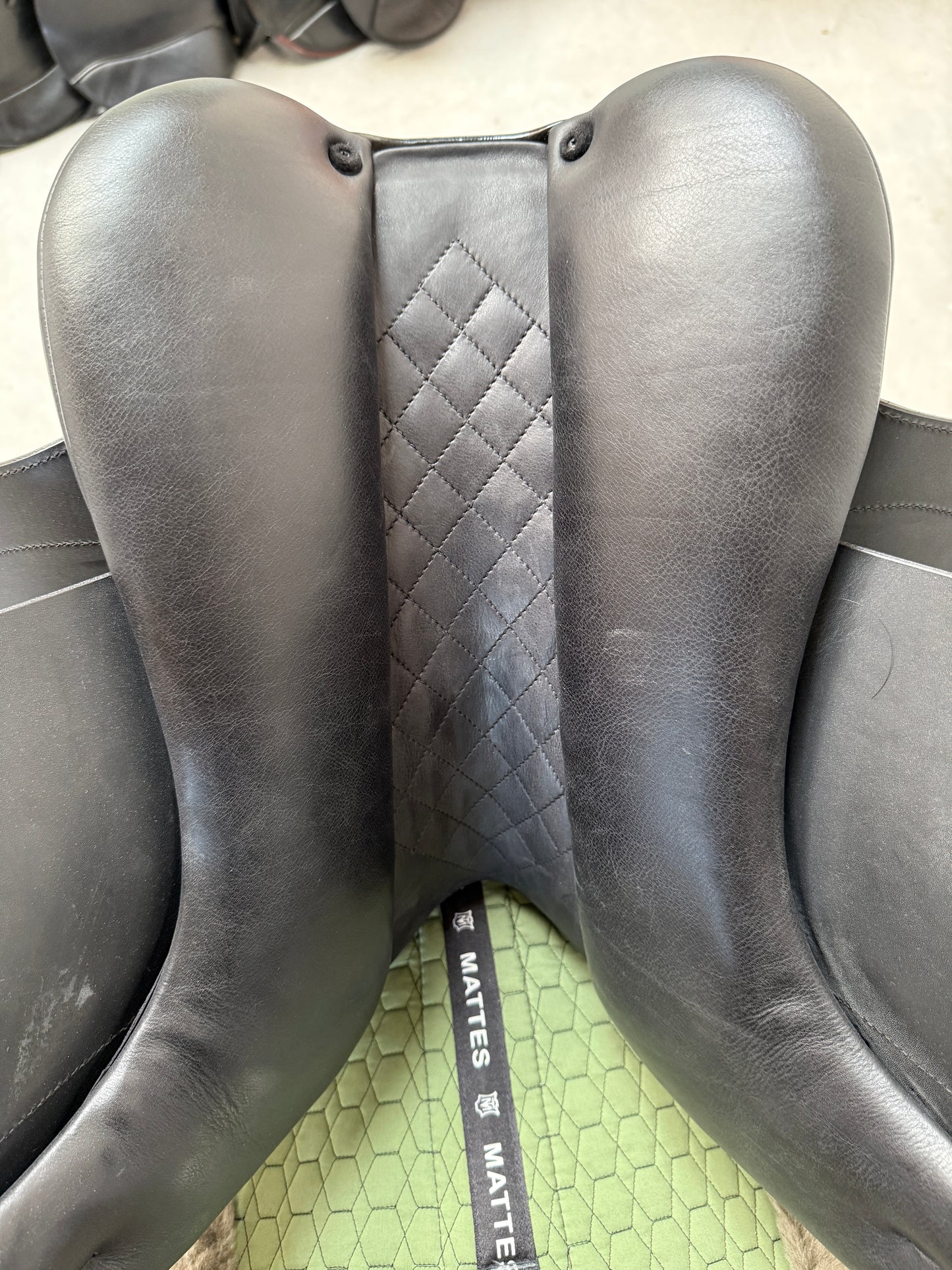 Jorge Canaves P3 Dressursattel 17,5 Zoll halbtief Glitzer