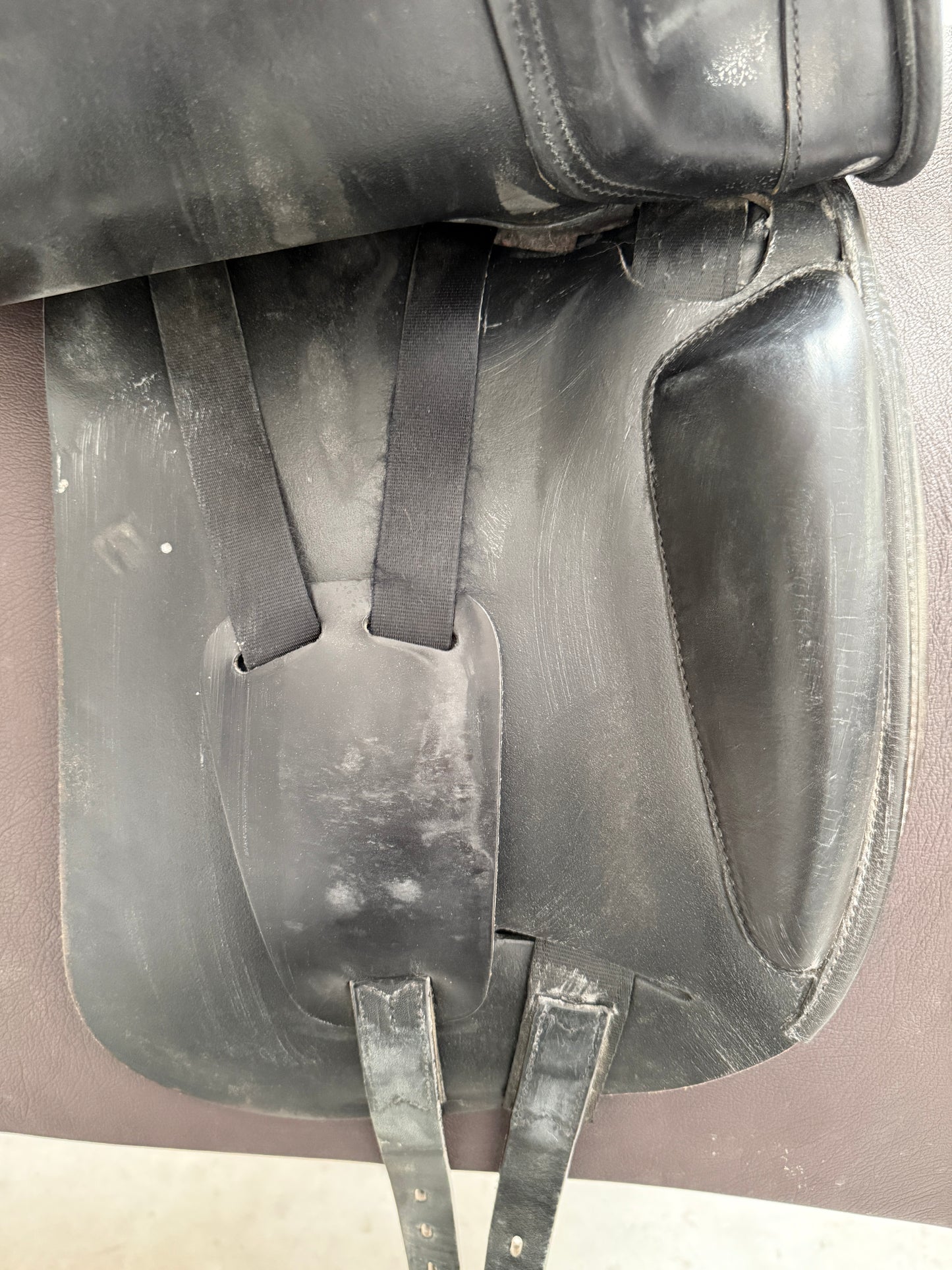 Cobra Dressursattel 17,5 Zoll halbtief & kurz