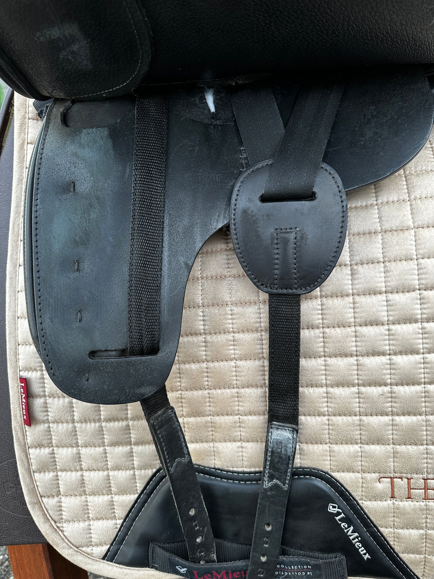 Equiline Dressursattel 18 Zoll Monoblatt