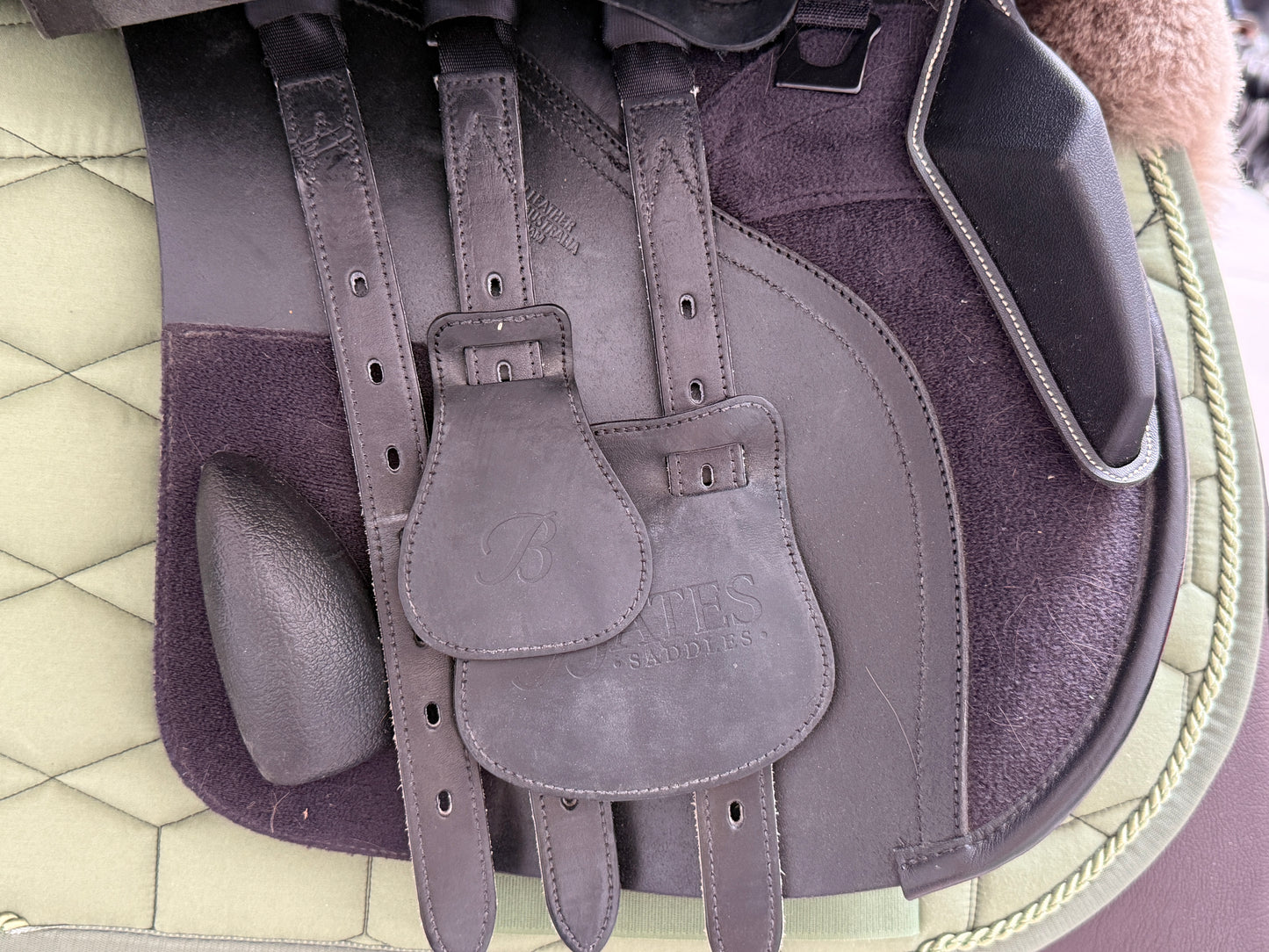 Bates All Purpose Vielseitigkeitssattel 18 Zoll fast NEU