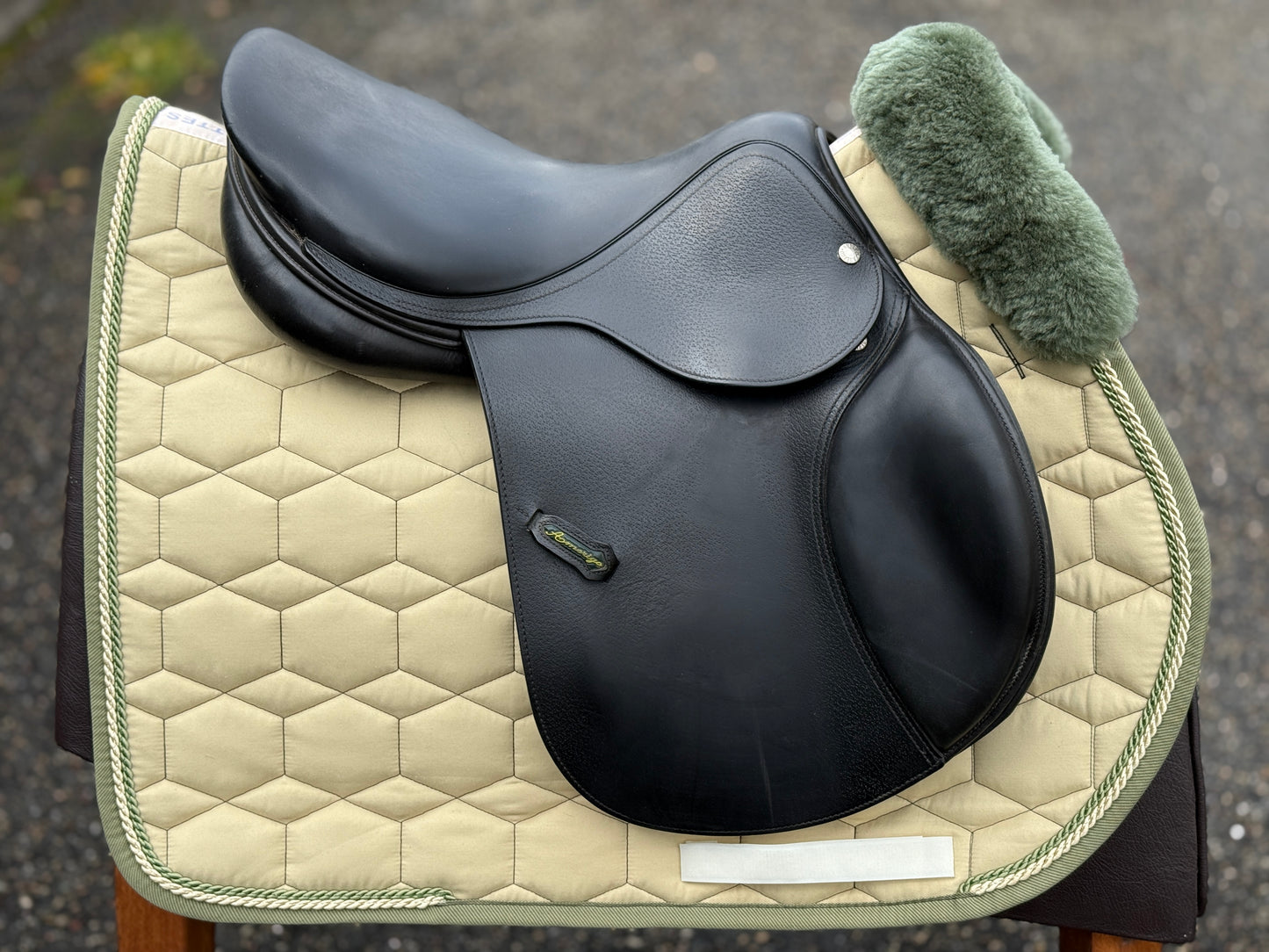 Amerigo Farouche Pinerolo Springsattel 17 Zoll kurzes Blatt auch für Ponys