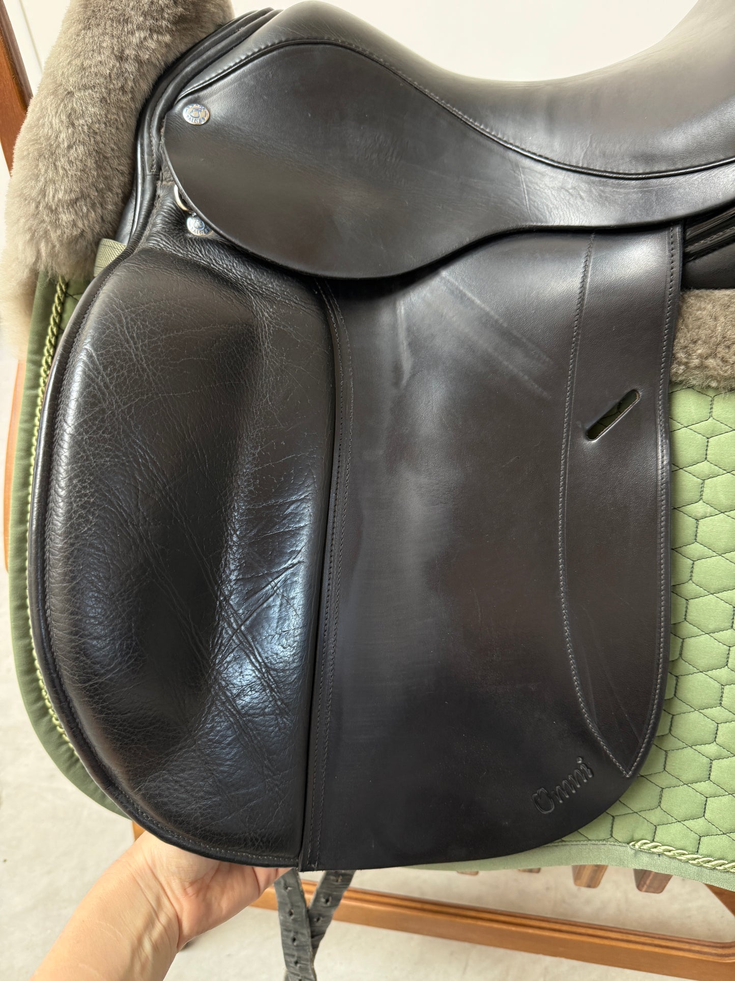 Frank Baines Omni Dressursattel 17 Zoll MW hoher Widerrist