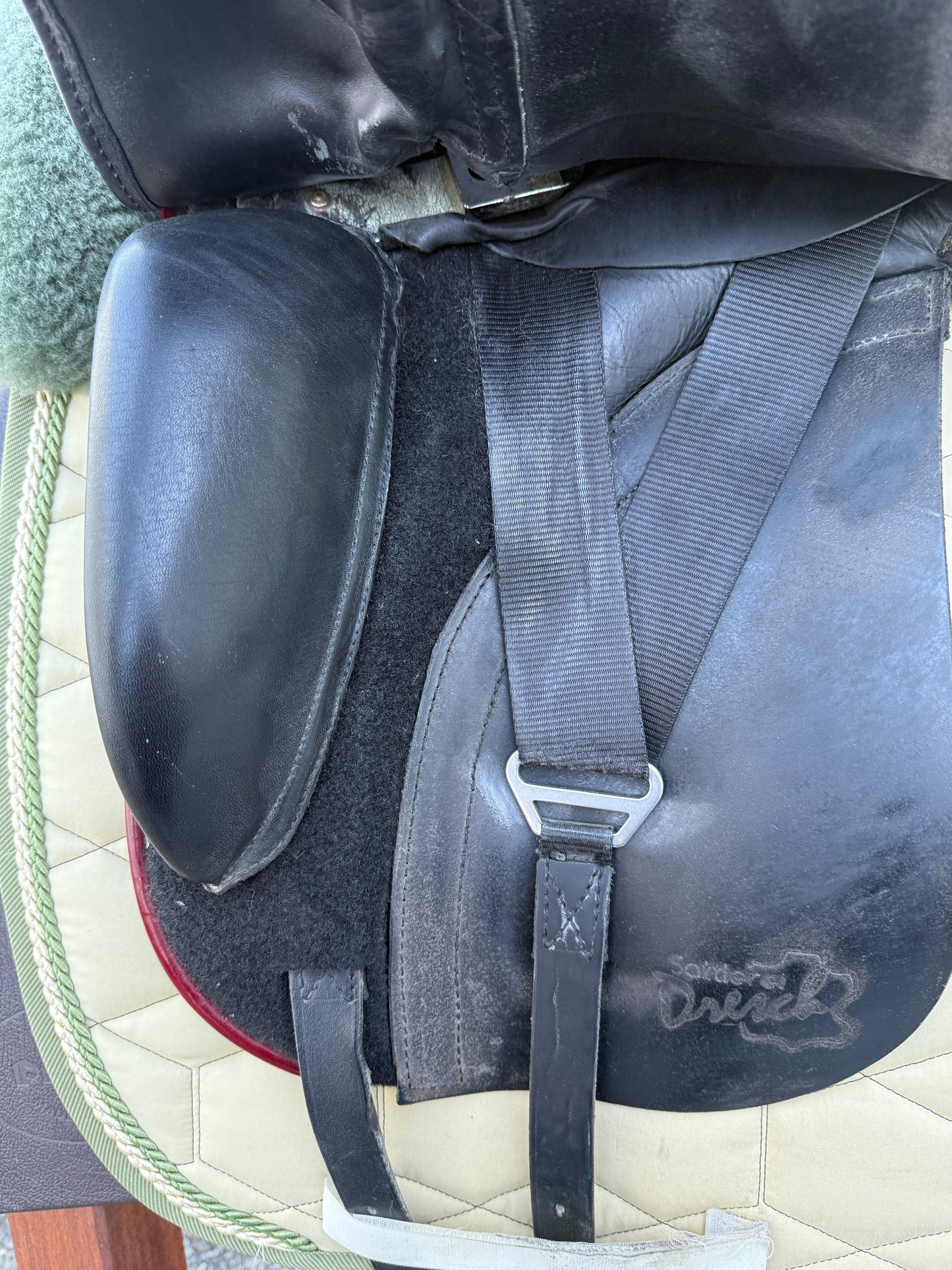 #265 Dresch Dressursattel 18 Zoll Klettpauschen