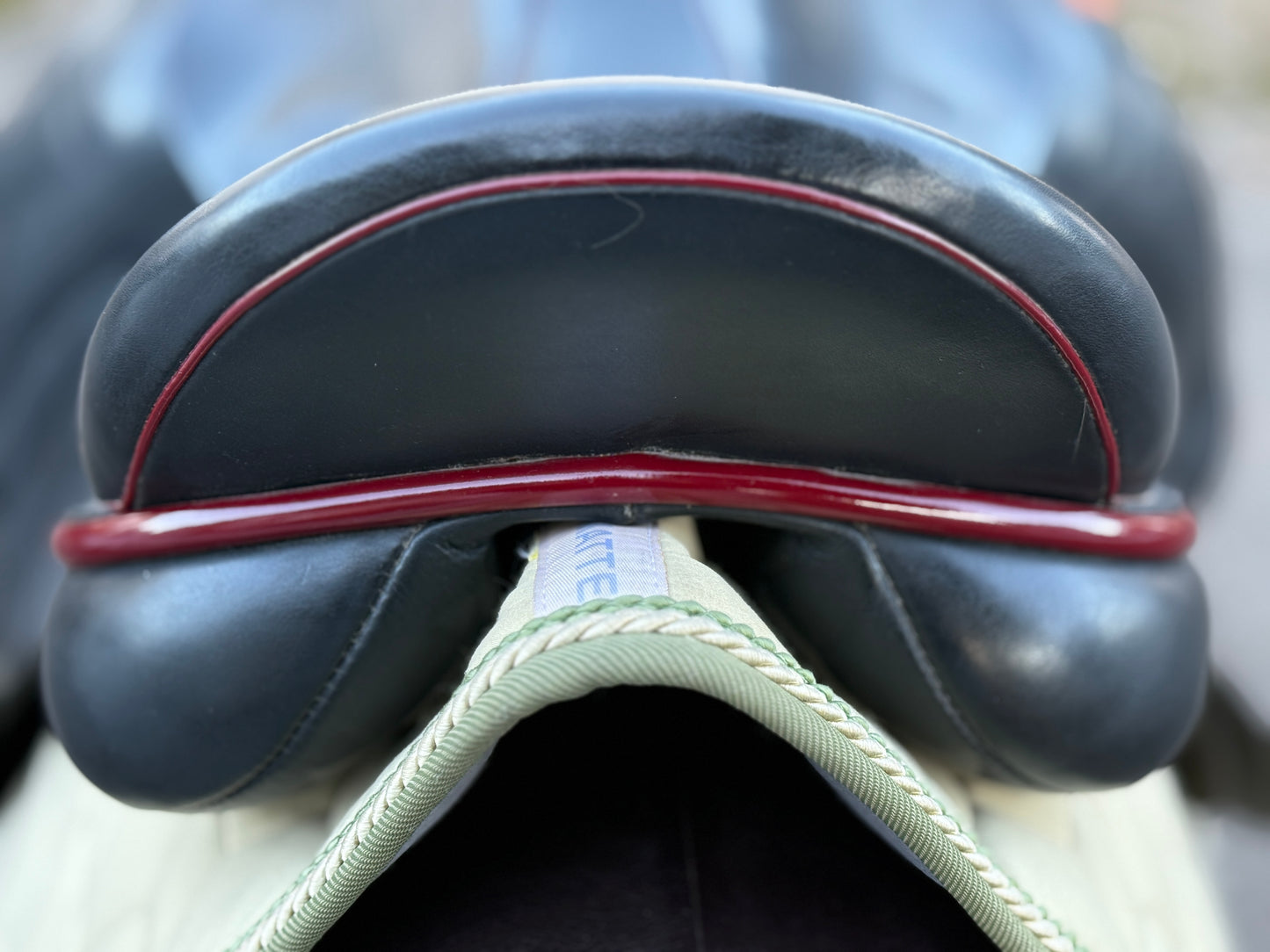 #265 Dresch Dressursattel 18 Zoll Klettpauschen