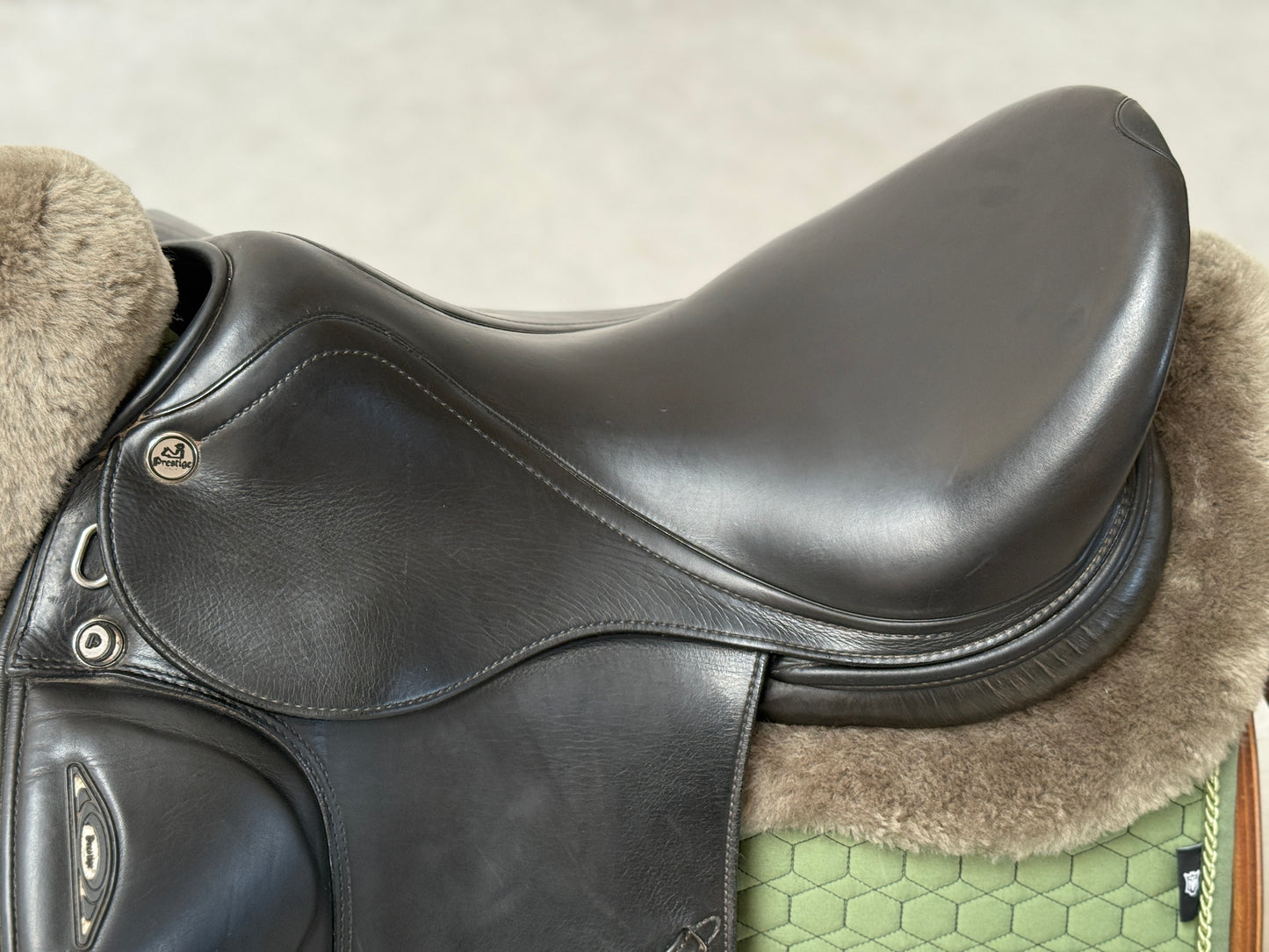Prestige X Helen Dressursattel 17 Zoll 33 aus 2017 doubliert