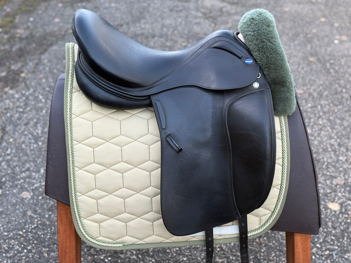#227 Euroriding Emilio Dressursattel doubliert 18 Zoll 31 aus 2021