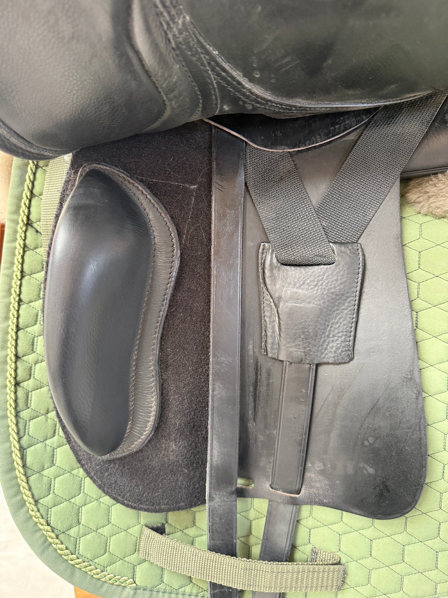 Sommer Somero Dressursattel 17,5 Zoll Protection Kissen aus 2023