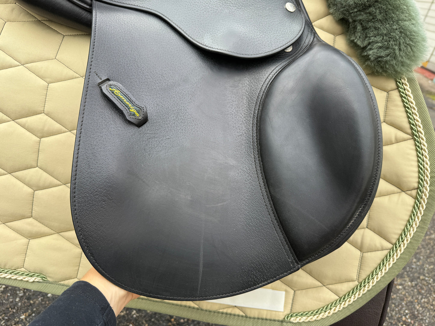 Amerigo Farouche Pinerolo Springsattel 17 Zoll kurzes Blatt auch für Ponys