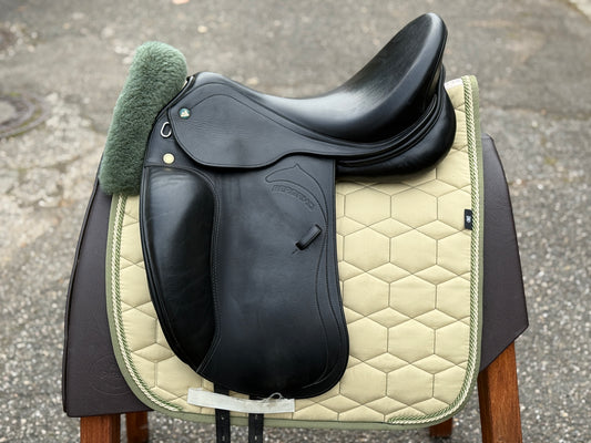 #209 Prestige Bergamo Dressursattel 18 Zoll 32 +2 Kissen doubliert