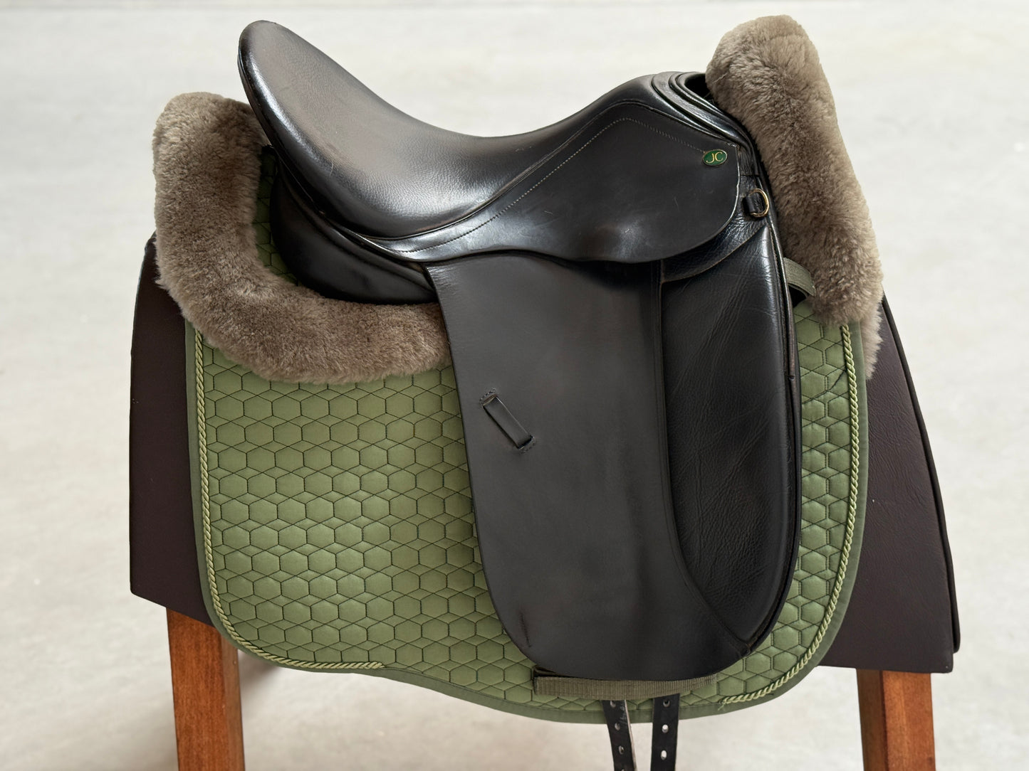 Jorge Canaves Saphir Dressursattel 17 Zoll kurz - auch für Ponys