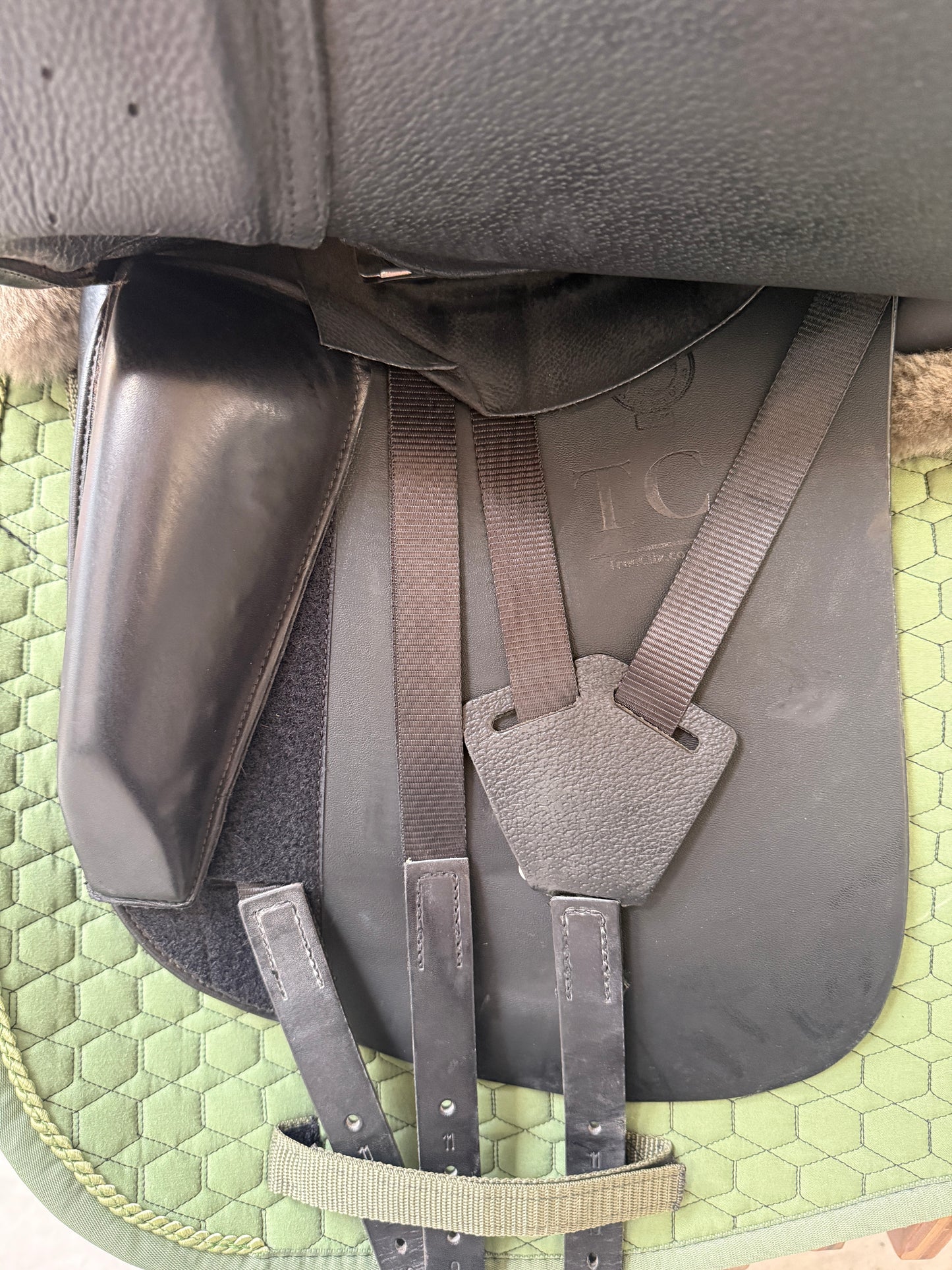 Harry Dabbs Allure Dressursattel 17,5 Zoll wide aus 2024