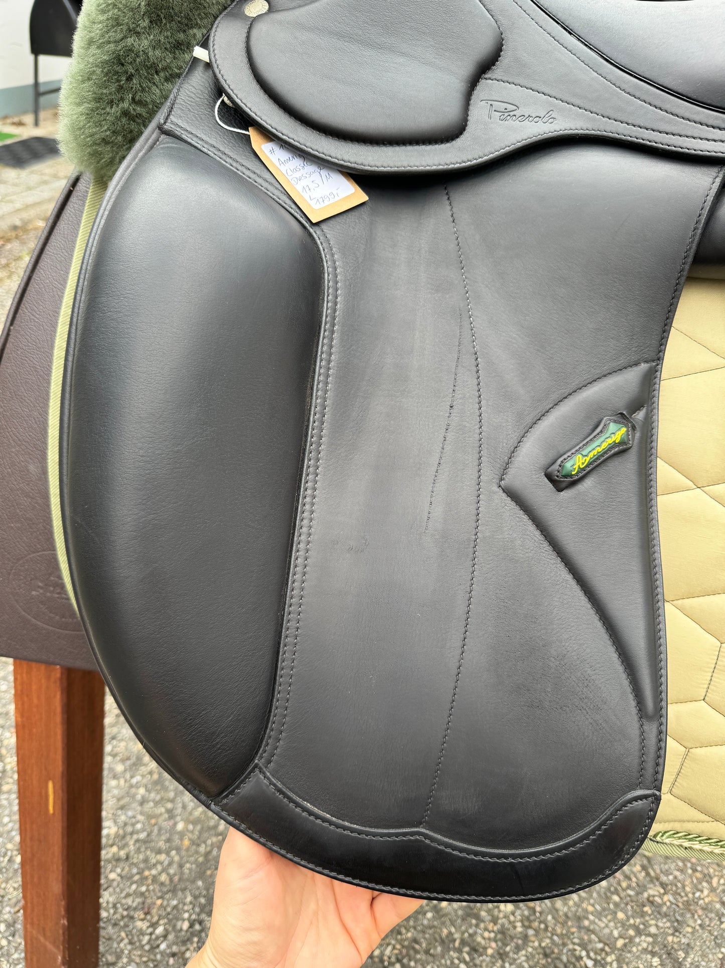 #14 Amerigo Classic Dressage Pinerolo Dressursattel 17,5 Zoll M langes Blatt