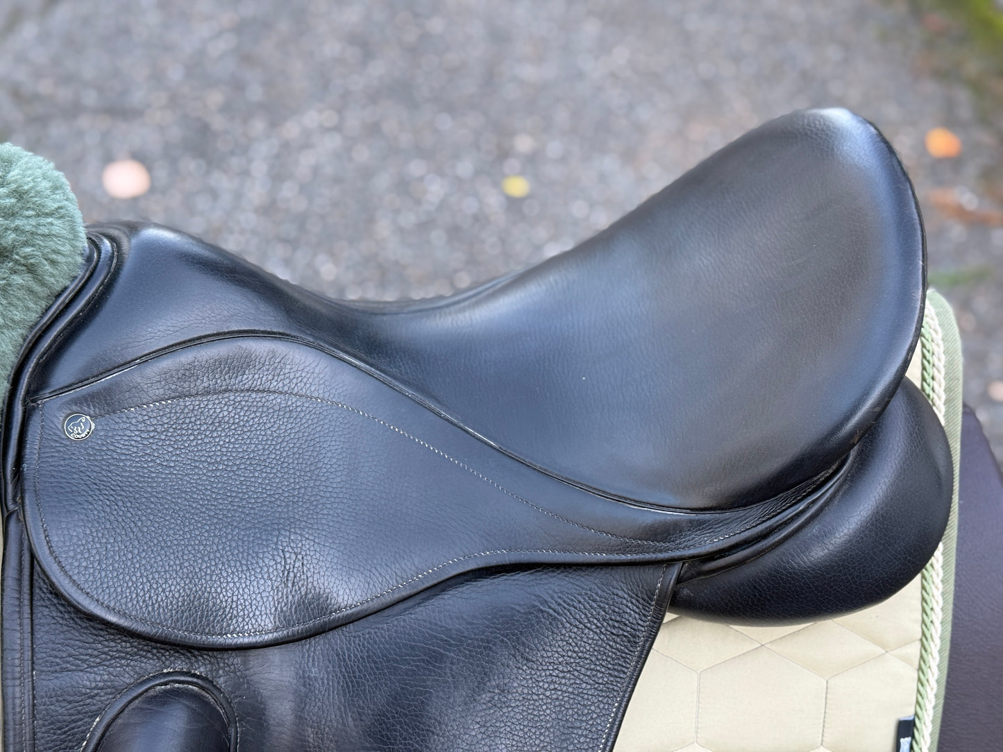 #224 County Perfection Dressursattel 17 Zoll MW