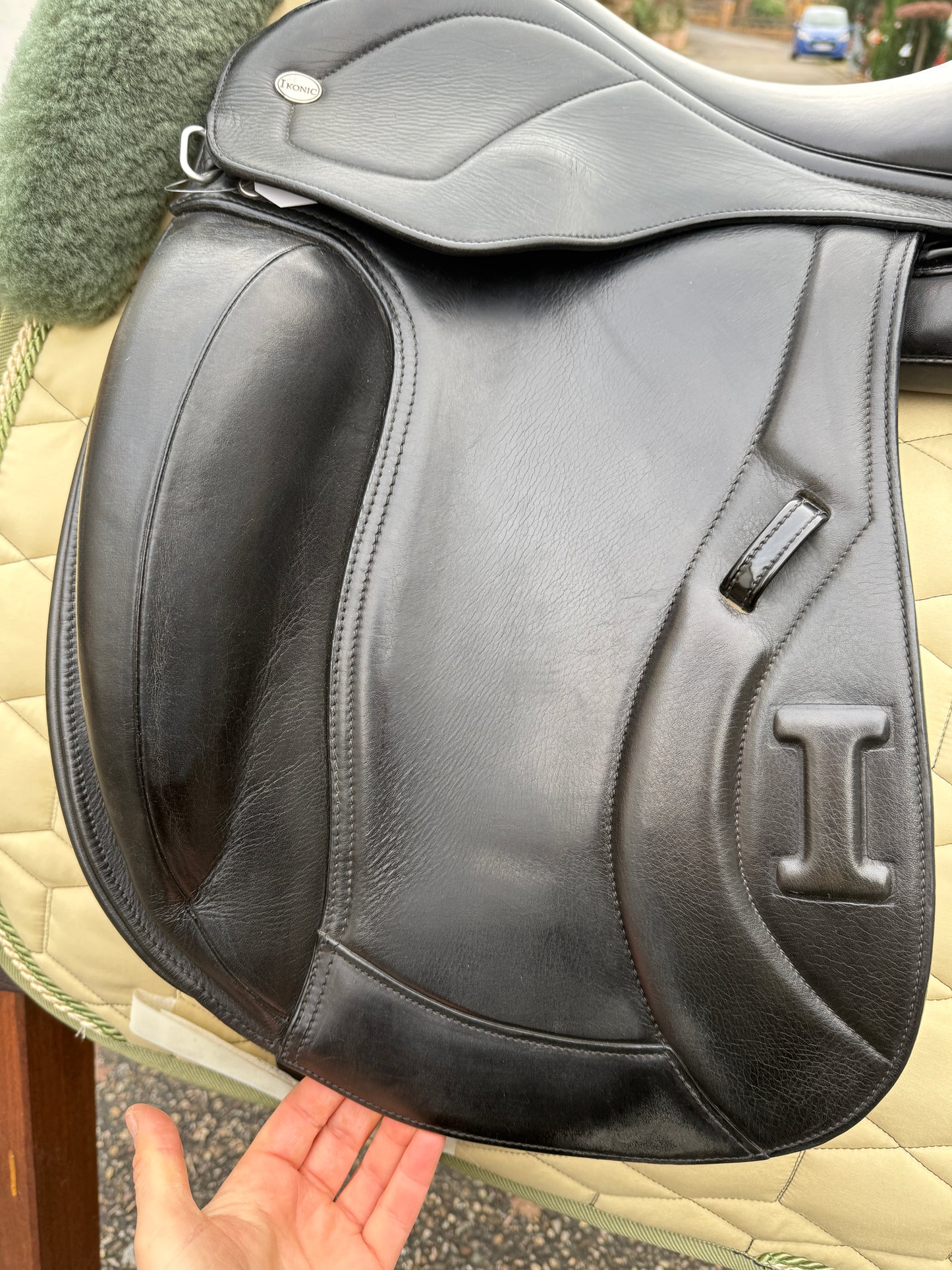 #260 Ikonic Pro Evolution Monoblatt DEV01 Dressursattel 16,5 Zoll