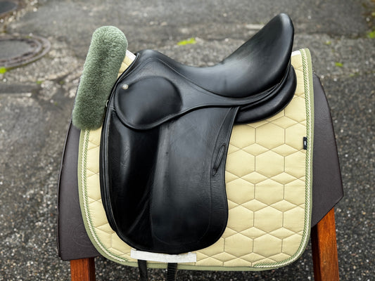 #116 Childeric DSC Dressage Saddle 17.5 inches