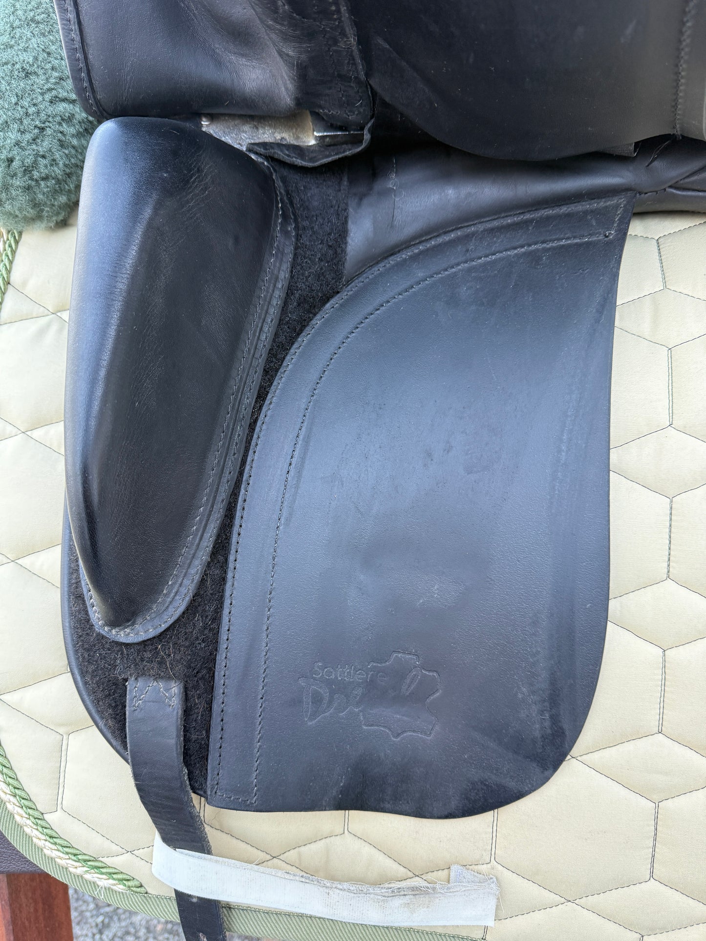 #K182 Dresch XT Flat Dressursattel Klettpausche 17,5 Zoll neuwertig