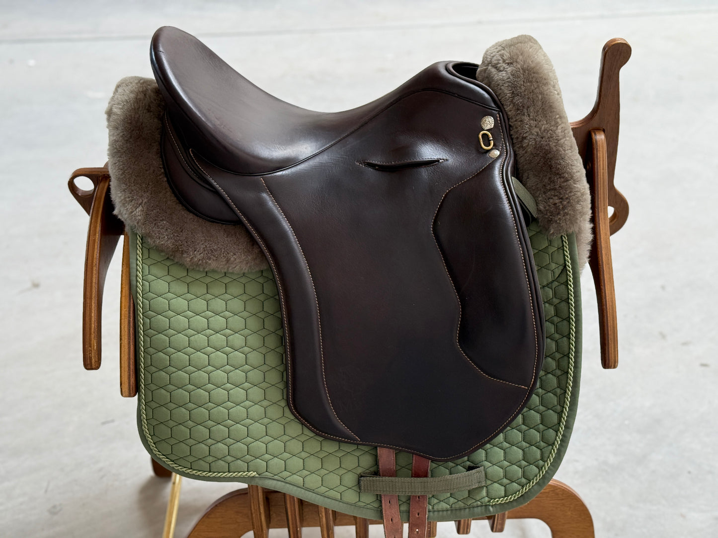Sommer Minos Dressursattel Working Equitation 17,5 Zoll braun