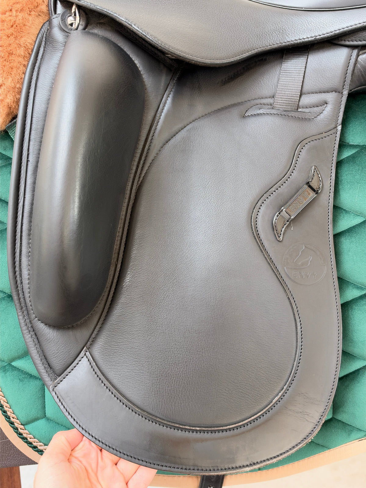 Custom Envy Aviar Dressursattel Aurora 17,5 Zoll wie NEU