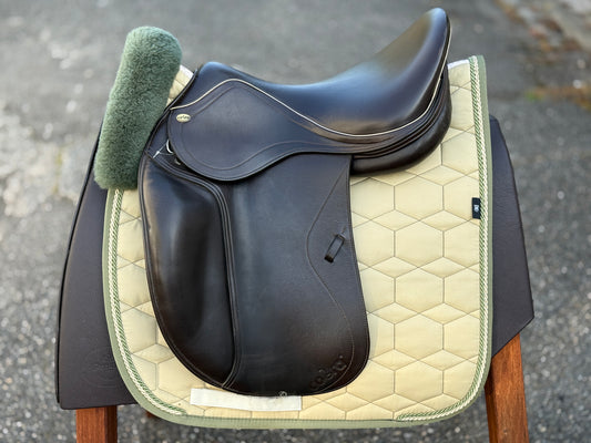 #K144 Cobra Dressursattel 17,5 Zoll braun halb-tief doubliert