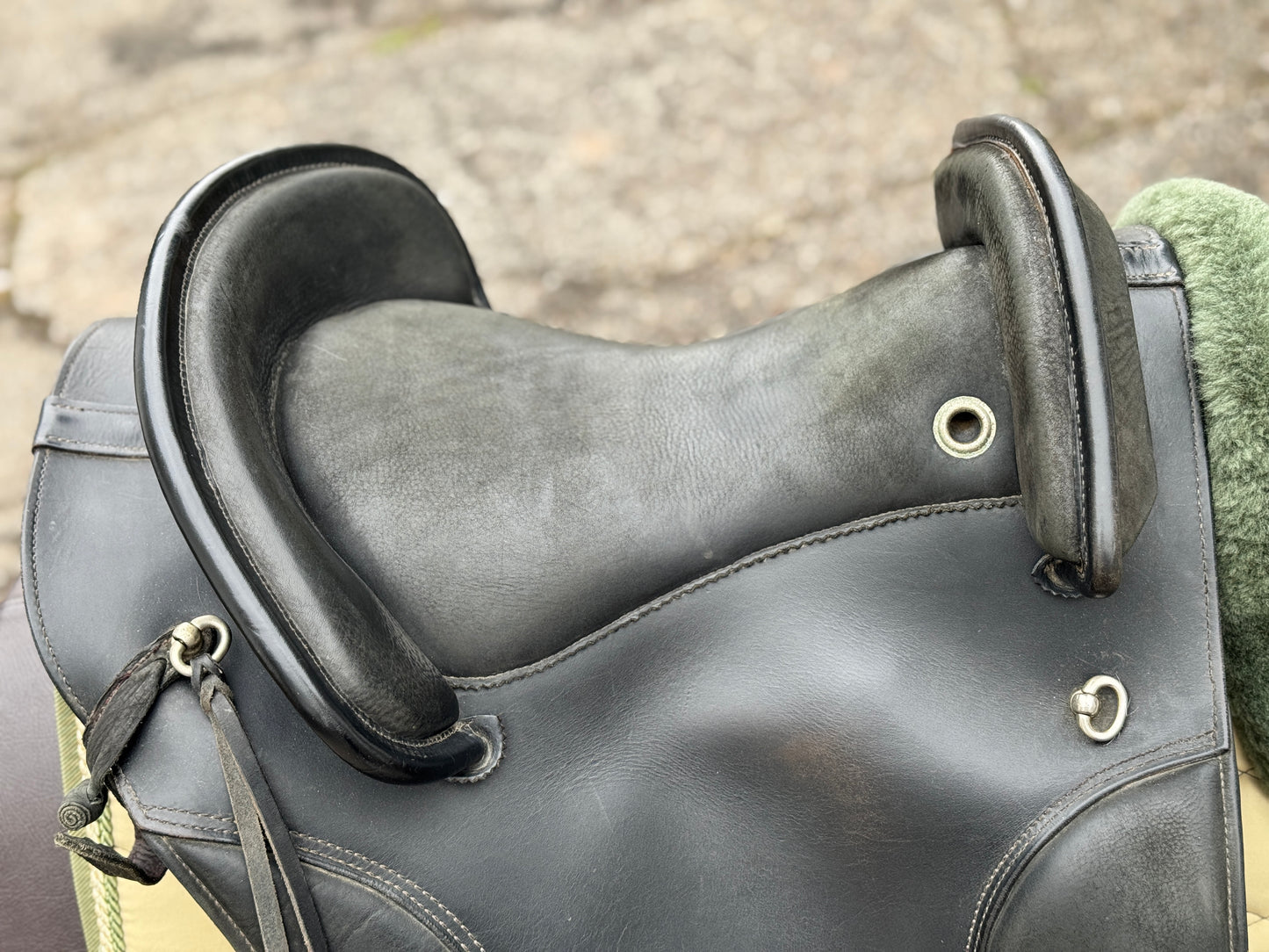 #96 Deuber Renaissance Barocksattel schwarz S2 Ultraflexbaum