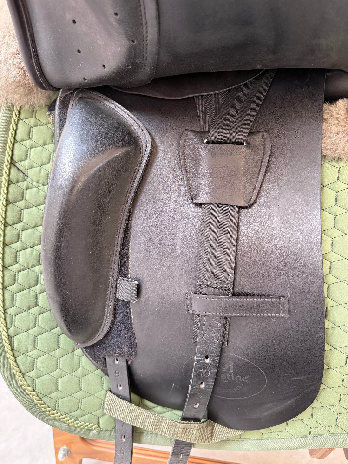 Prestige D1 Iceland Dressursattel 17 Zoll M doubliert
