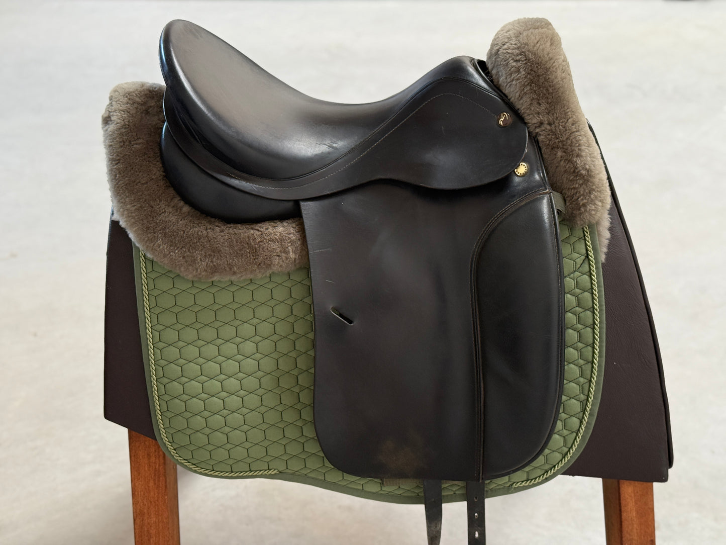 Prestige Hippos Dressage Dressursattel 17 Zoll 33